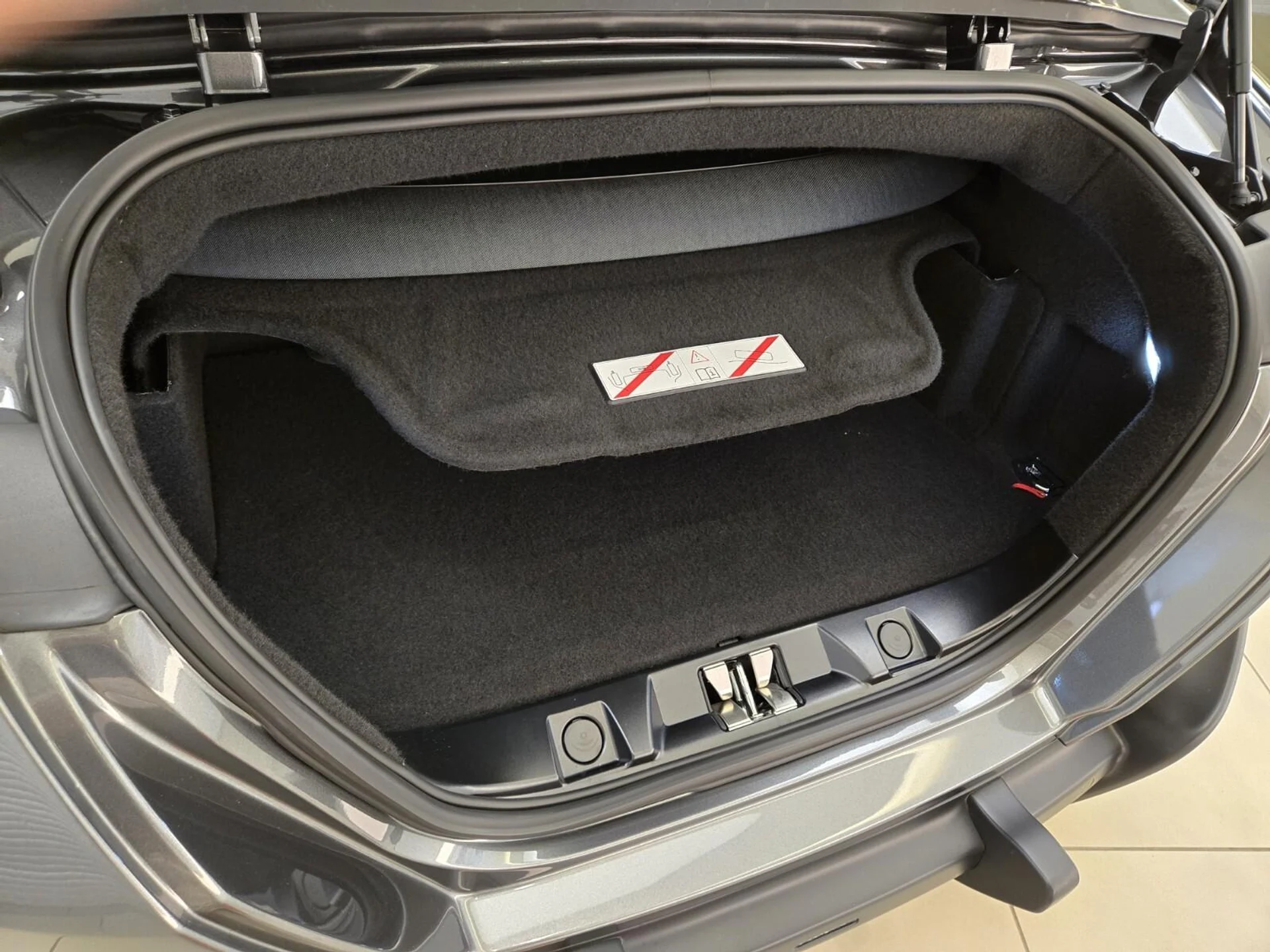 mph020_1341600377_Used_2024_Ferrari_Roma_1770706219_a7e901ac8f