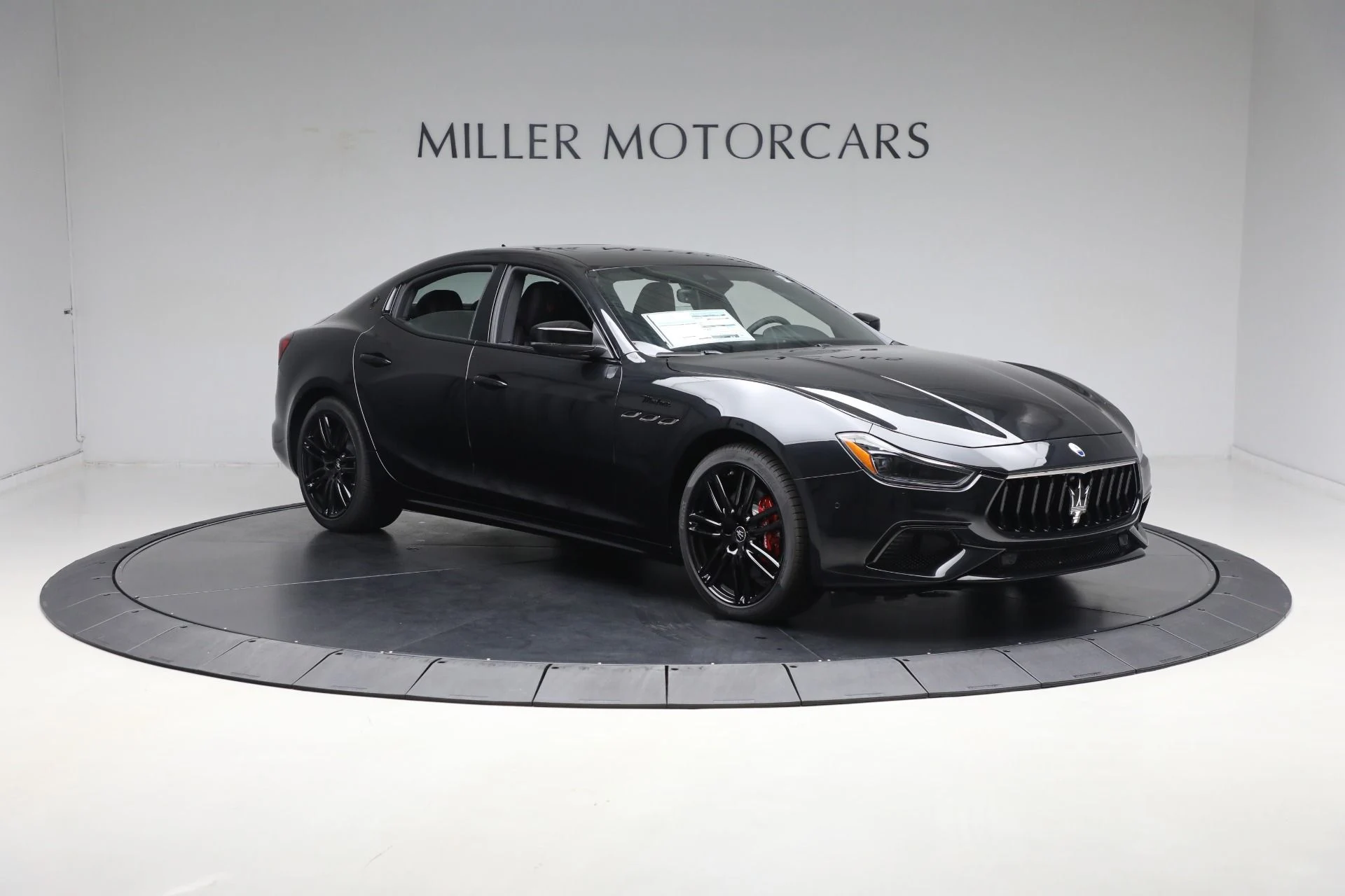 mph020_1345324119_New_2024_Maserati_Ghibli_Modena_Ultima_Q4_1fc1fae886