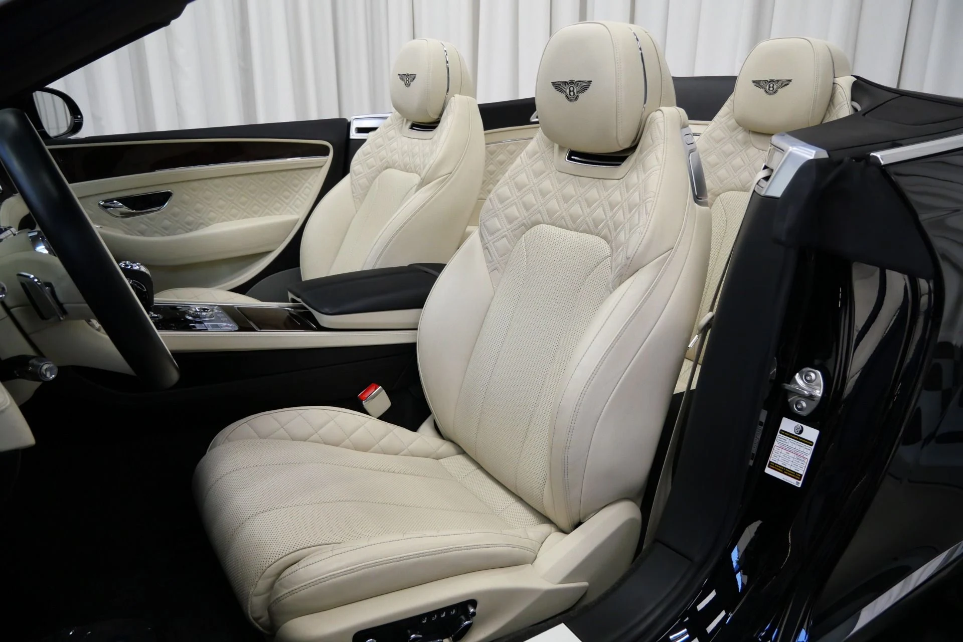 mph020_1351412259_Used_2022_Bentley_Continental_GTC_V8_1754511052_c79ea2428c