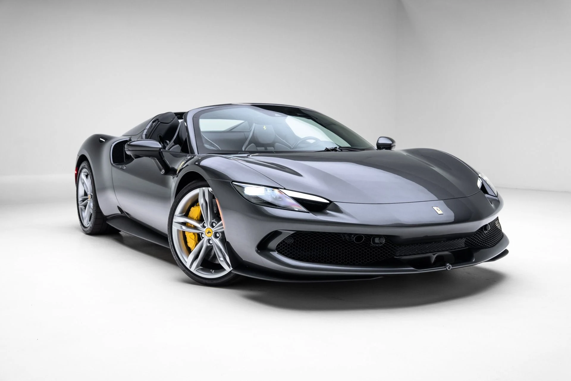 mph020_1353606996_Used_2025_Ferrari_296_GTS_1775518510_ff892f140f