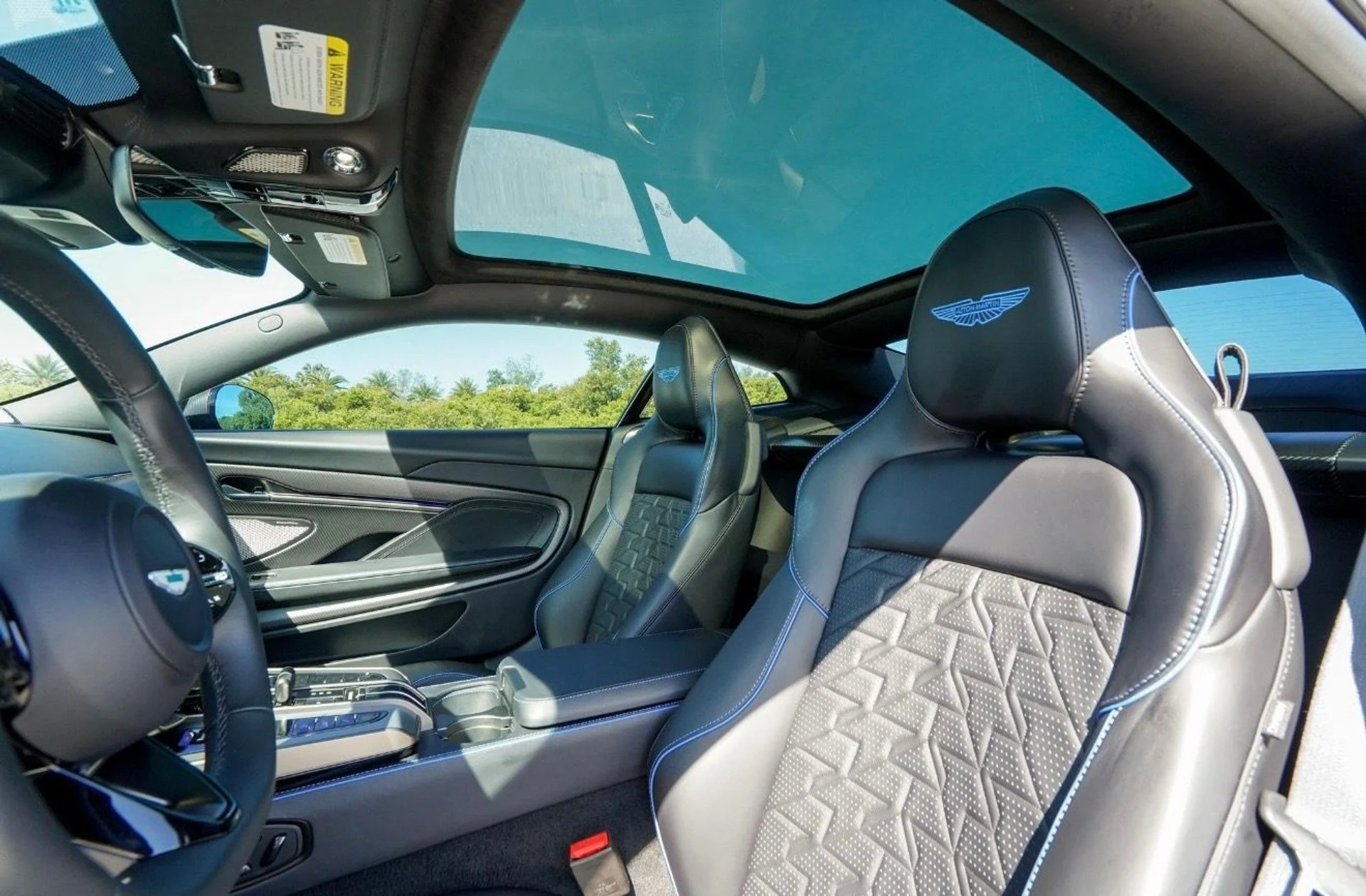 mph020_1353890902_Used_2025_Aston_Martin_Vanquish_1792440204_2c62ba08af