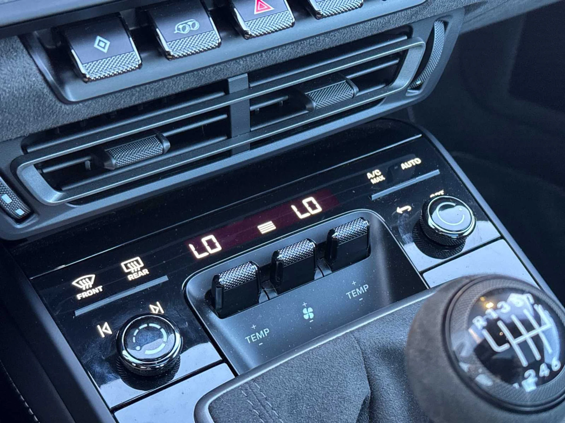 mph020_135431593_271314be29cd7d0e281b7d3f935fc889x_e650b8df30