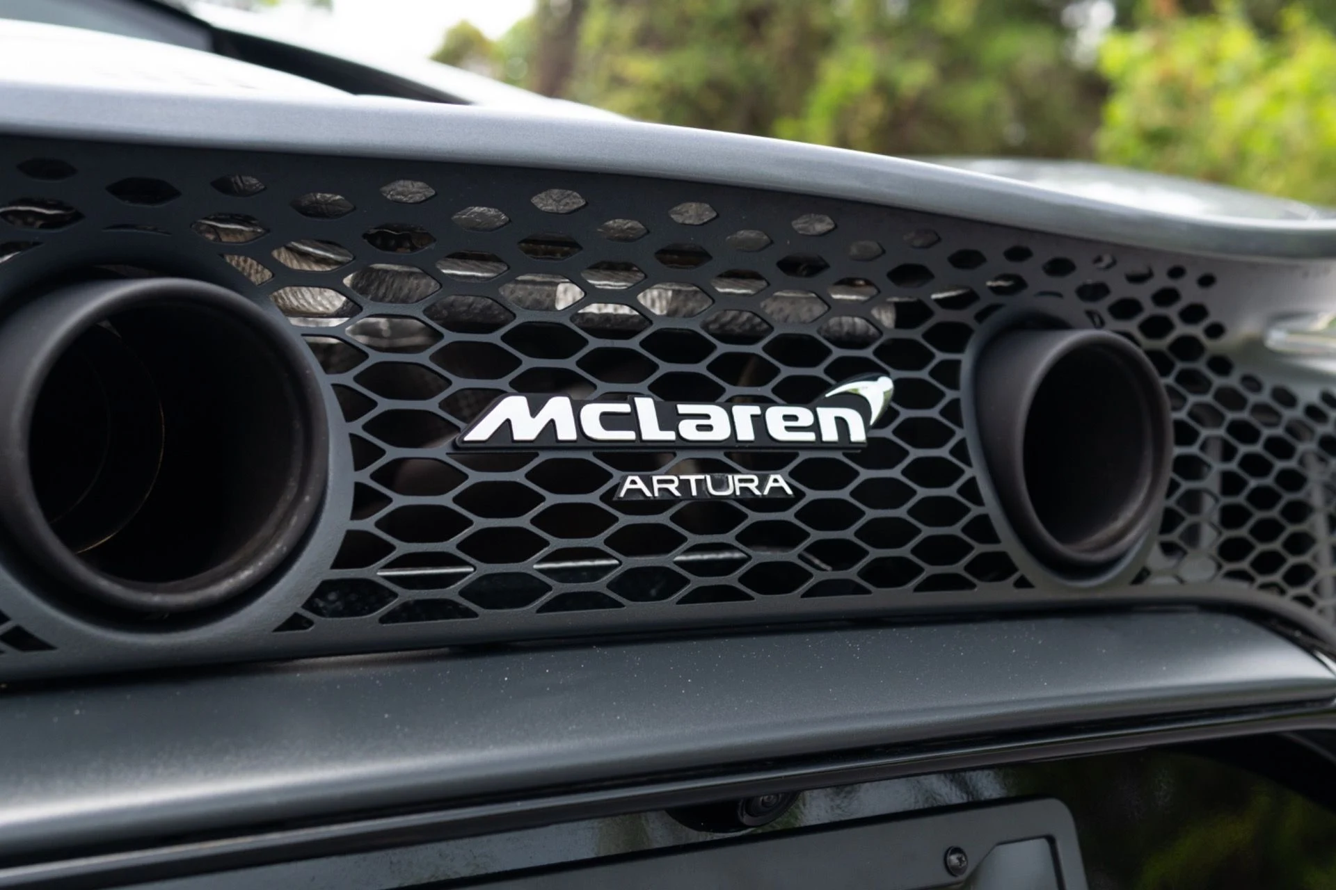 mph020_13557510_Used_2023_Mc_Laren_Artura_1776712926_2be163d5b6