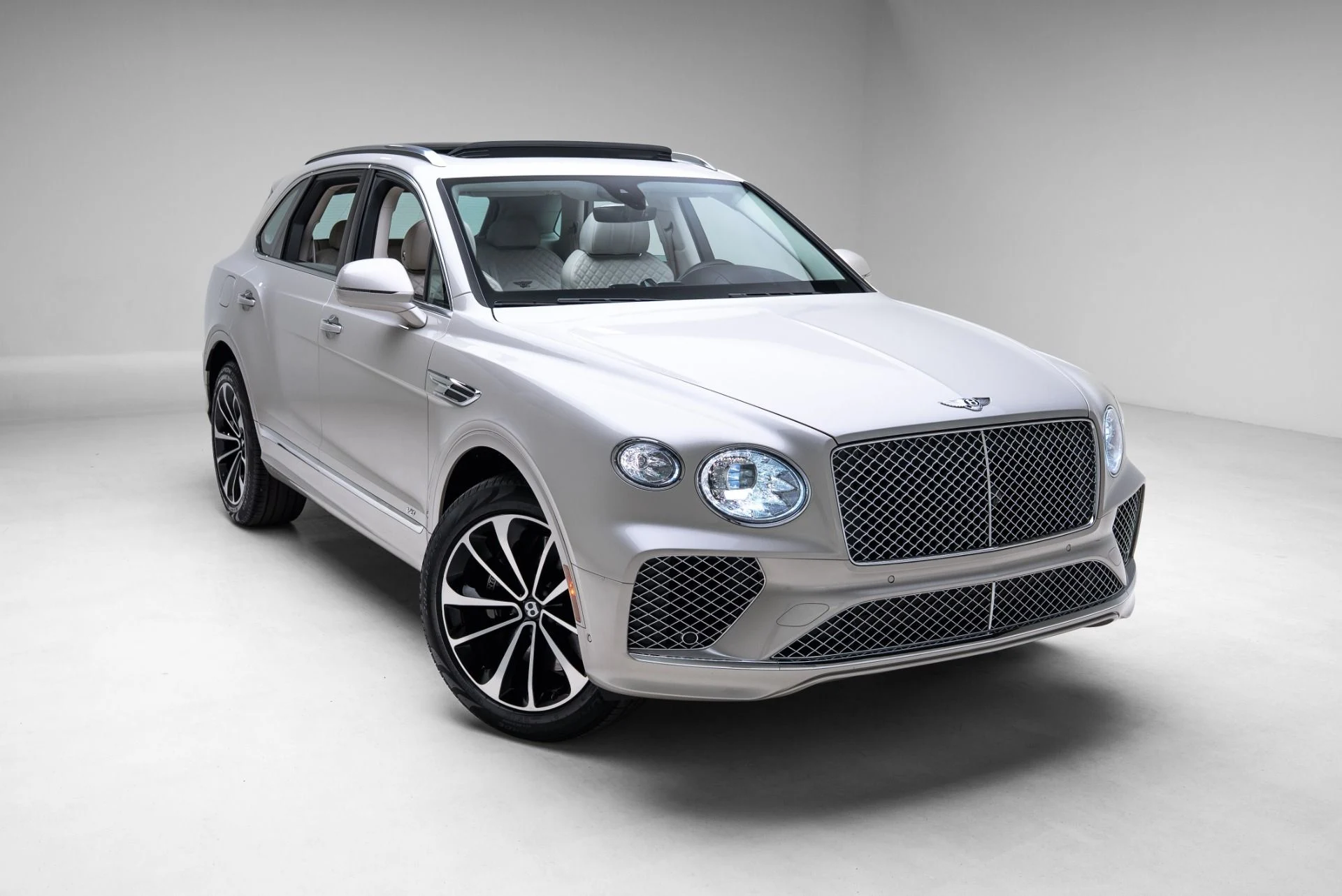 mph020_1357966947_Used_2021_Bentley_Bentayga_V8_1774990523_06719e0d9e