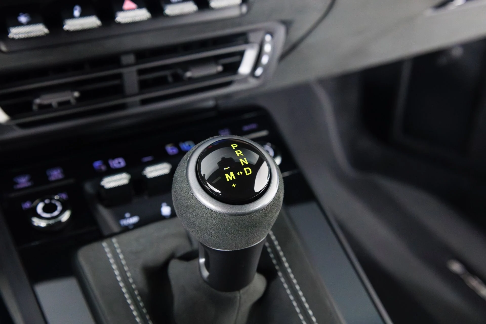 mph020_1371547373_Used_2024_Porsche_911_GT_3_RS_1771372573_58bc413505