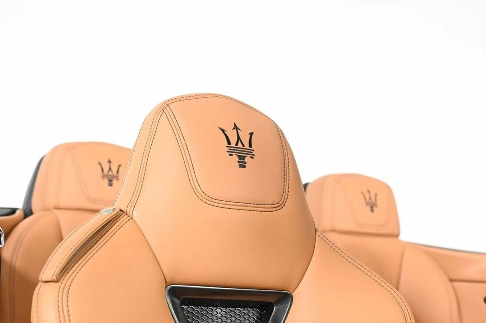 mph020_1380707083_used_2018_maserati_granturismo_mc47l_11350_22854179_20_1024_4b6f5a1c31