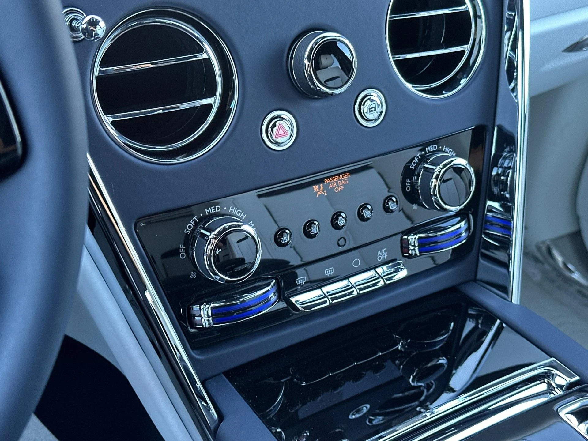 mph020_1381076266_New_2025_Rolls_Royce_Cullinan_1761746930_3939c35fc8