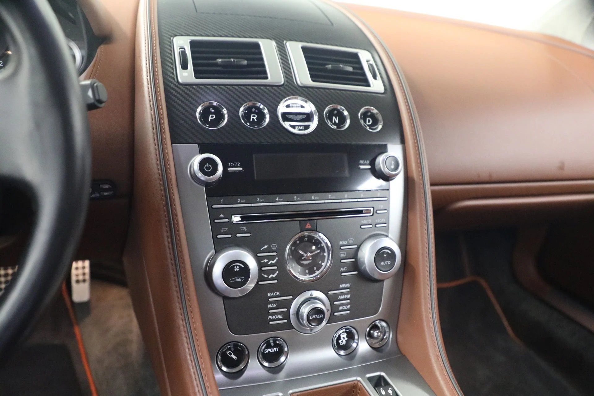 mph020_1391336175_Used_2014_Aston_Martin_DB_9_1789160286_e9d1626779