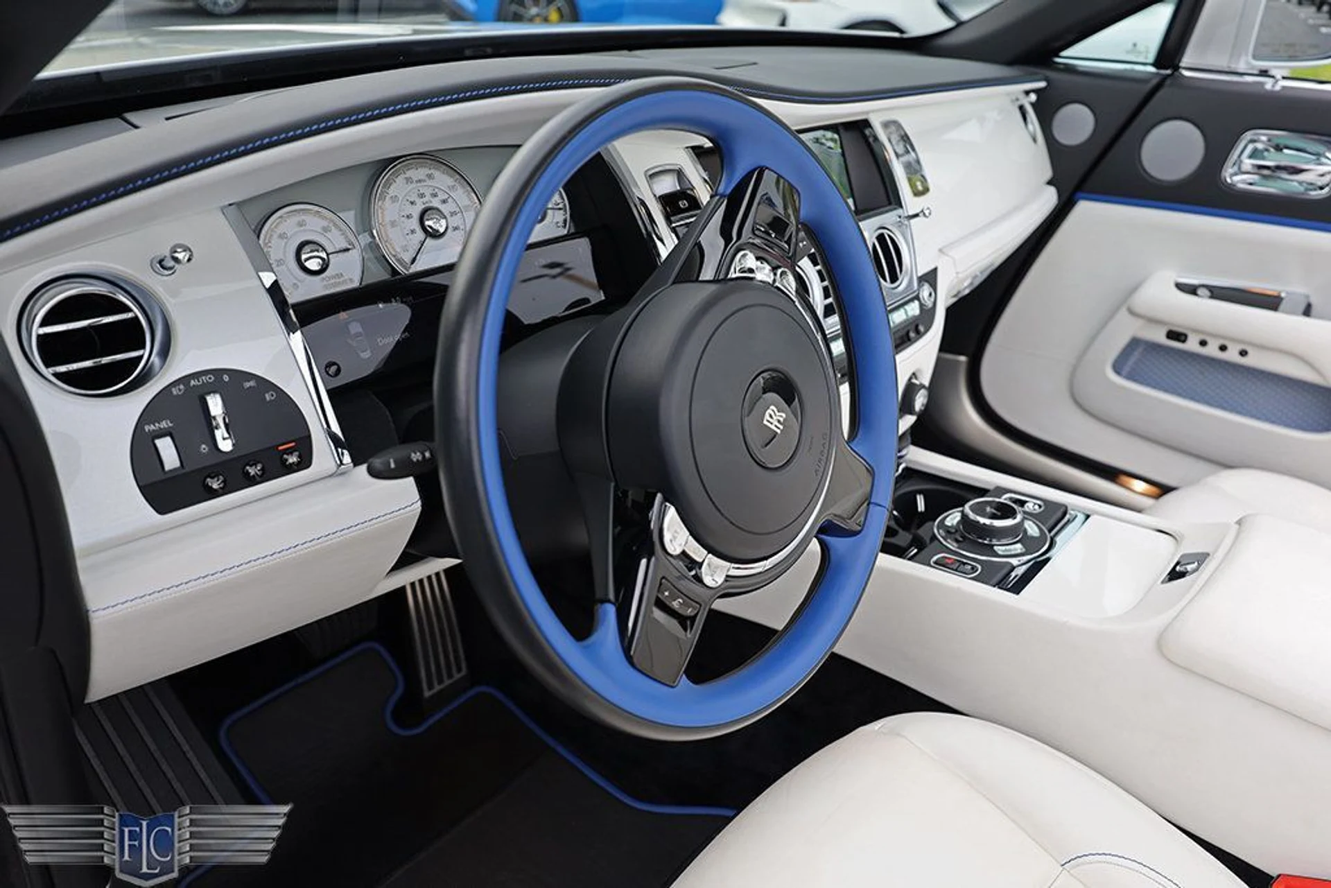 mph020_1394281078_used_2018_rolls_royce_dawn_convertible_6305_22879158_21_1024_5207028613