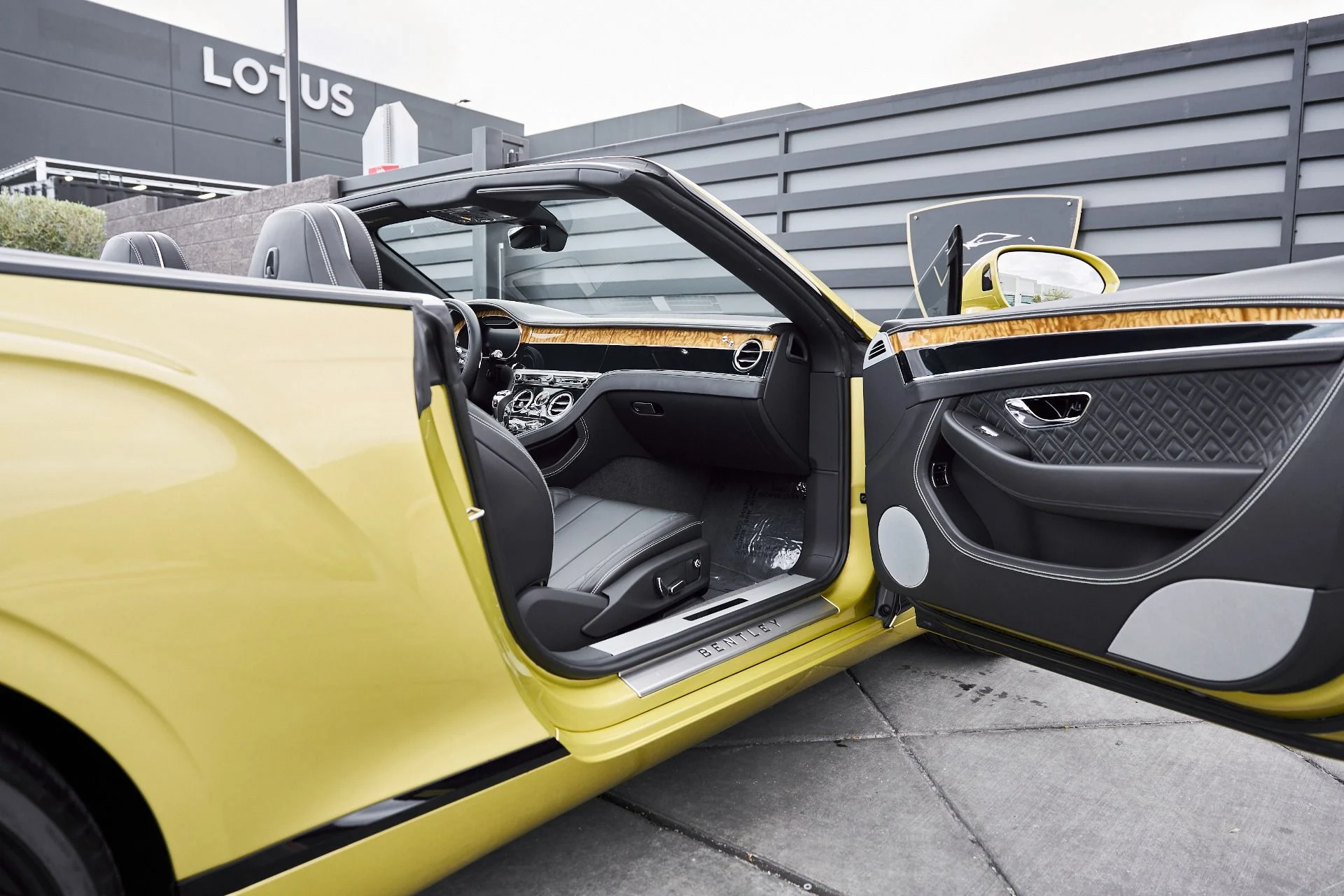 mph020_1397140378_Used_2022_Bentley_Continental_GT_V8_1766800351_f88180c6be