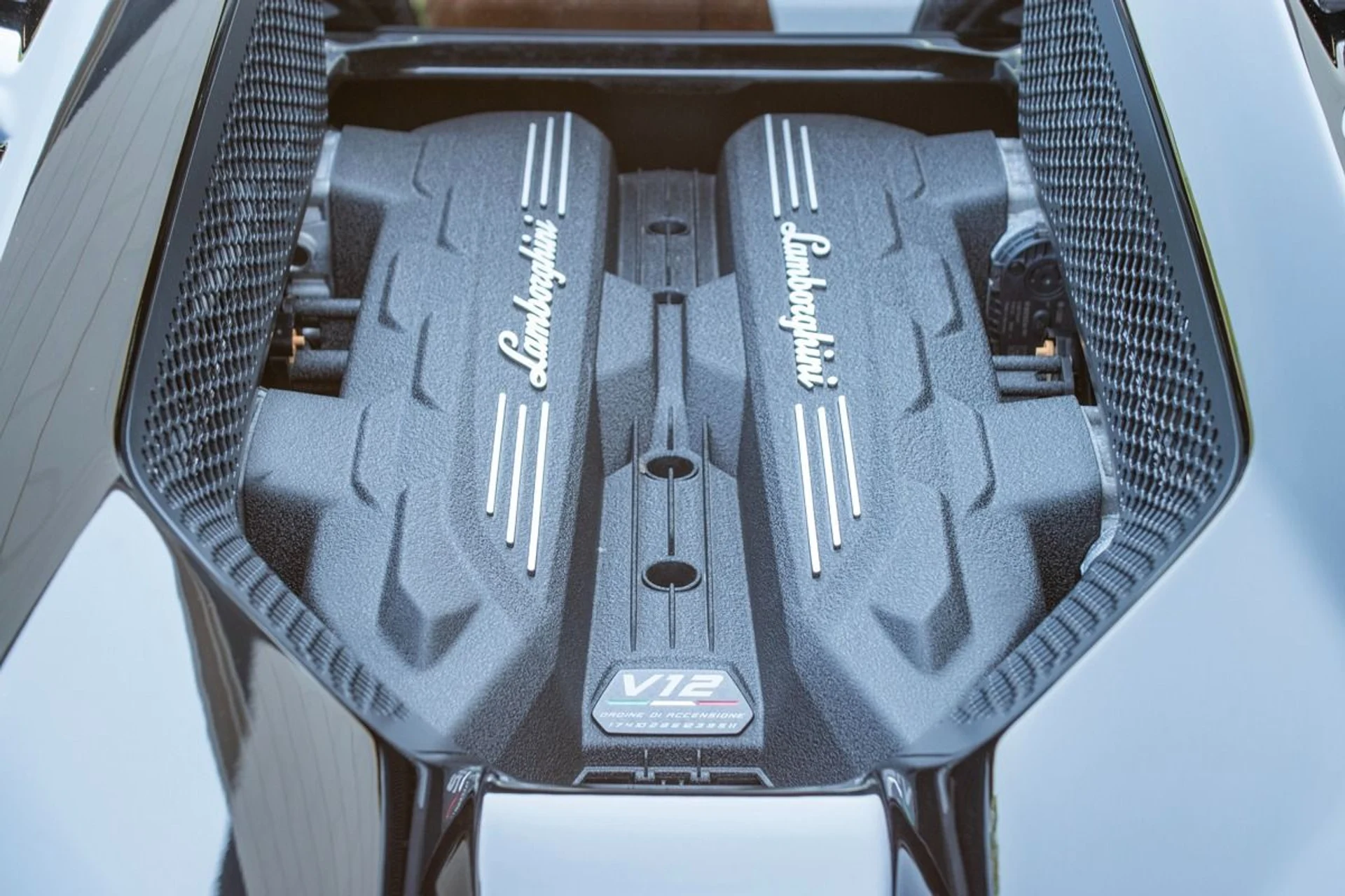 mph020_1399581708_Used_2024_Lamborghini_Revuelto_1740383899_479cc3e9fc