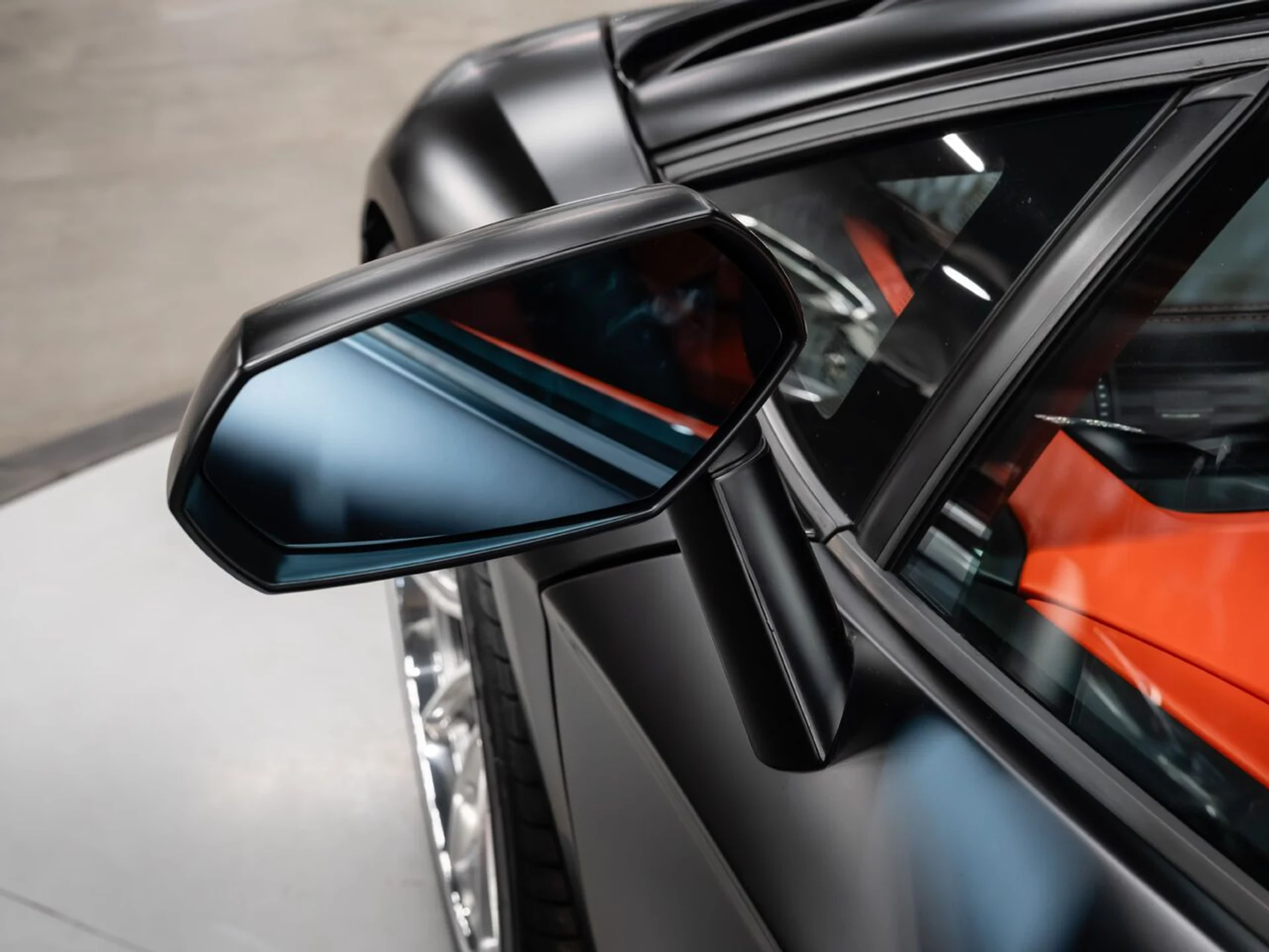 mph020_1400540844_lamborghini_aventador_2015_14af6e2809