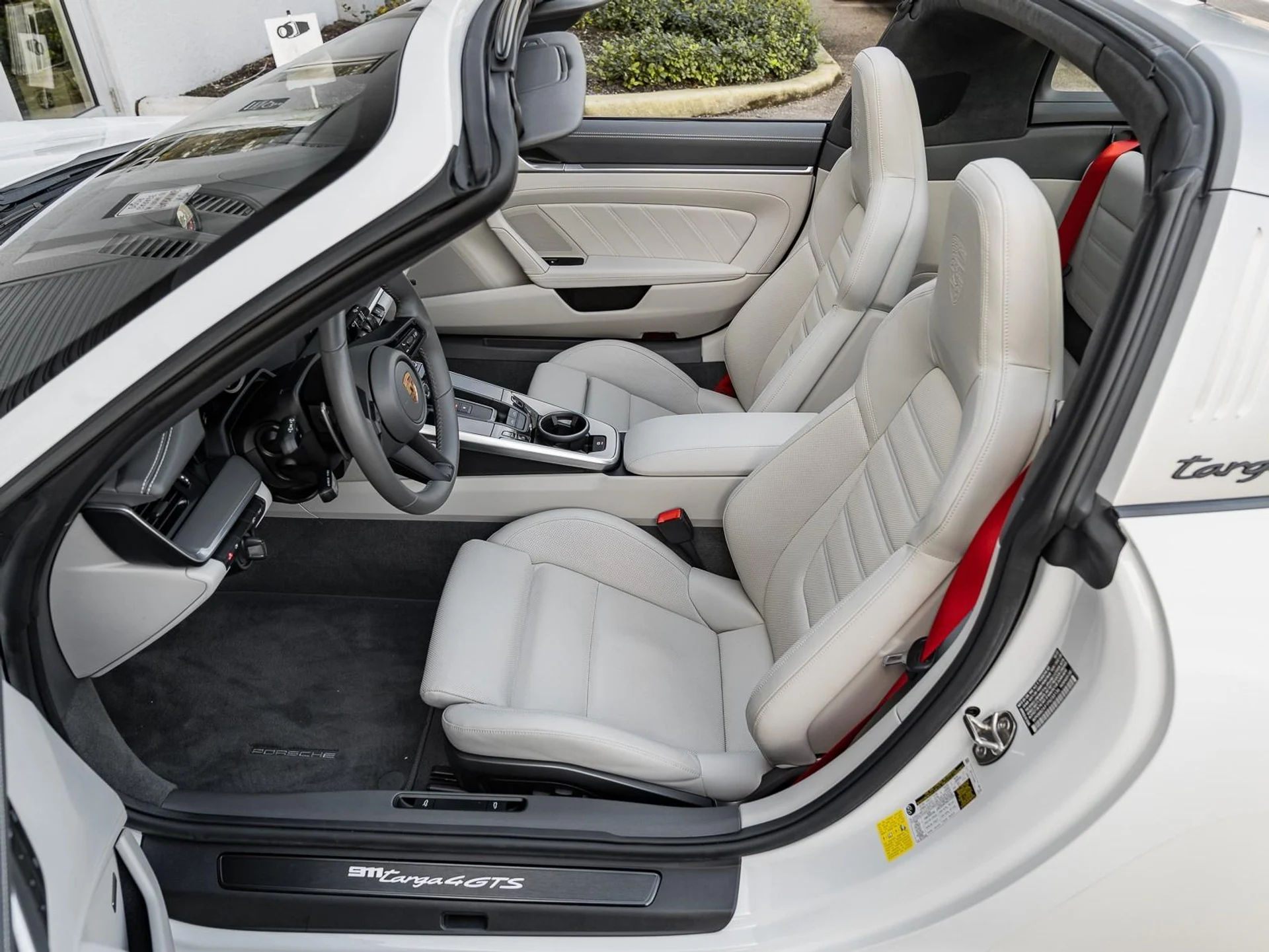 mph020_1404658714_Used_2023_Porsche_911_4_GTS_1764191333_344b844c7e