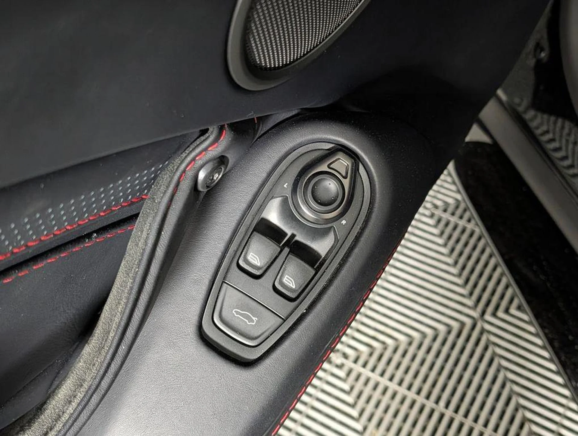 mph020_1411374833_Yf_Ais_Elp_UYV_8_Xs_Evc_Hw_Tuj7t_E_78c04051b0