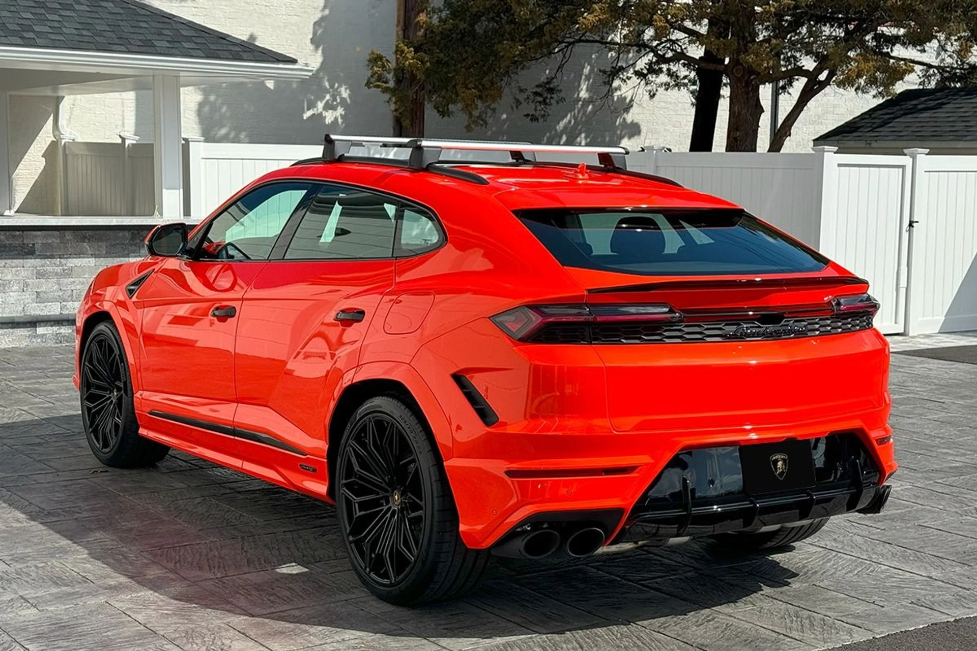 mph020_1411526255_Used_2025_Lamborghini_Urus_SE_1764804778_1936dd6ebf