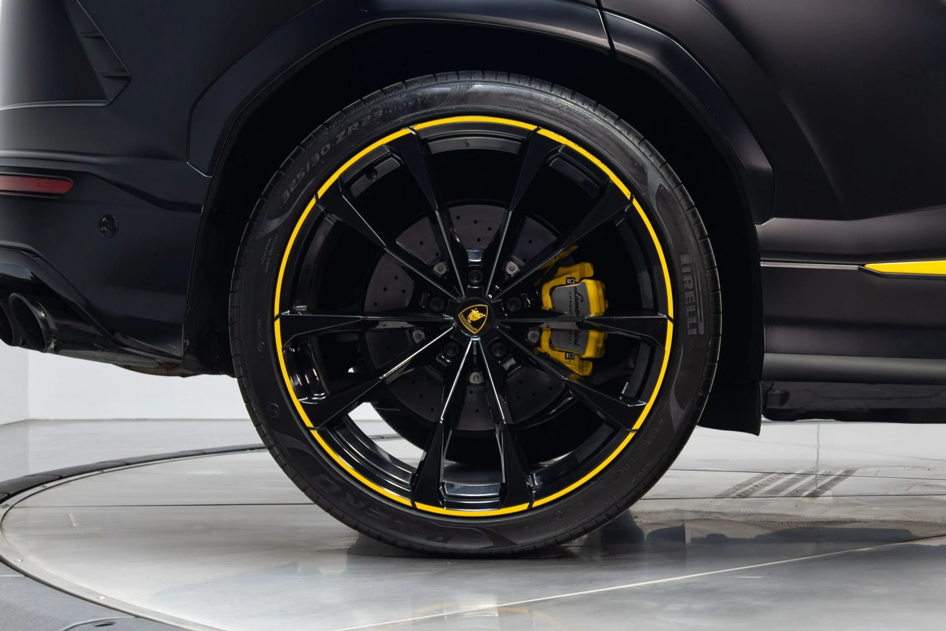 mph020_1412108275_Used_2022_Lamborghini_Urus_Graphite_Capsule_1775757245_a0bc476ef8