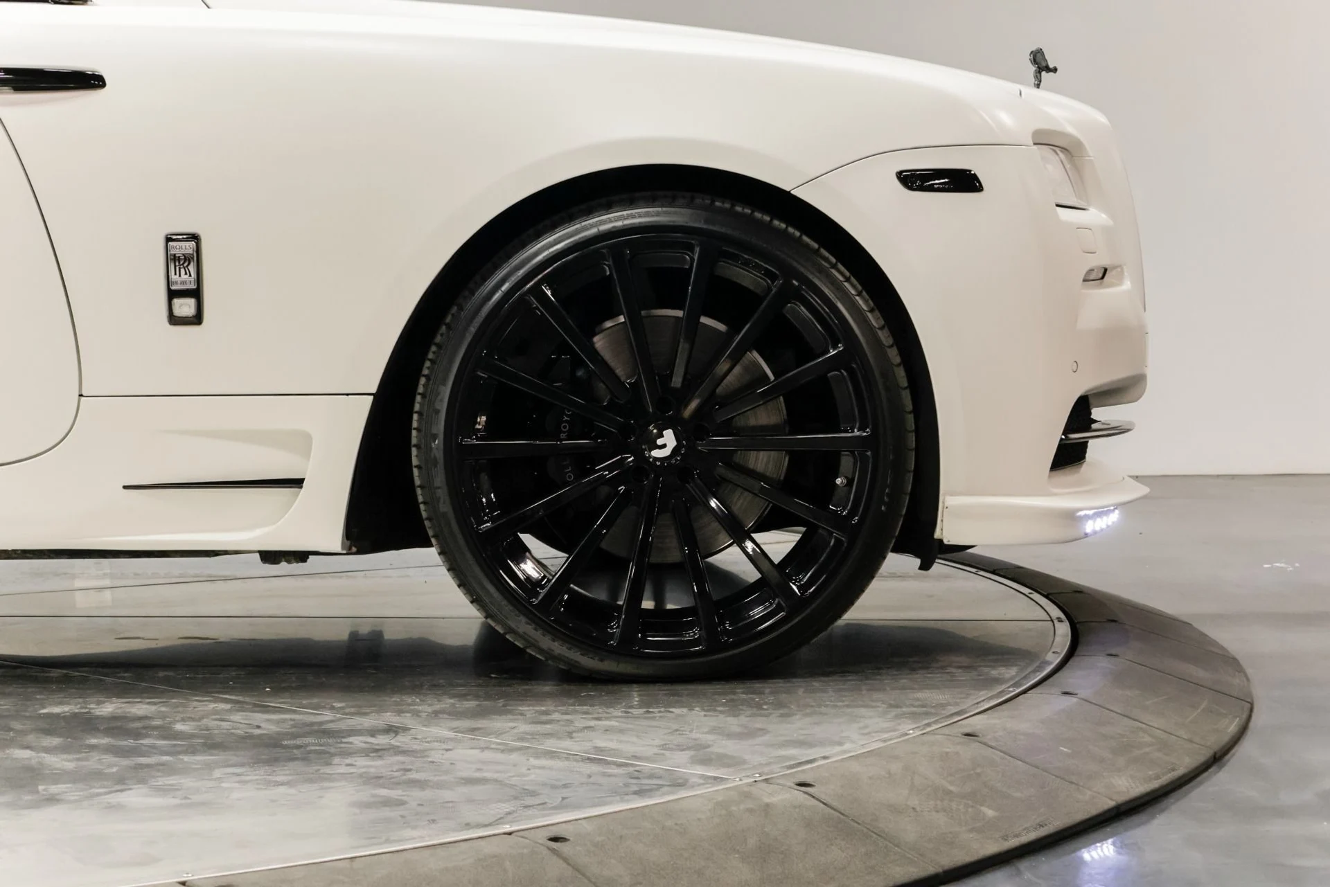 mph020_1417093700_Used_2014_Rolls_Royce_Wraith_1761229868_1e27b4639a