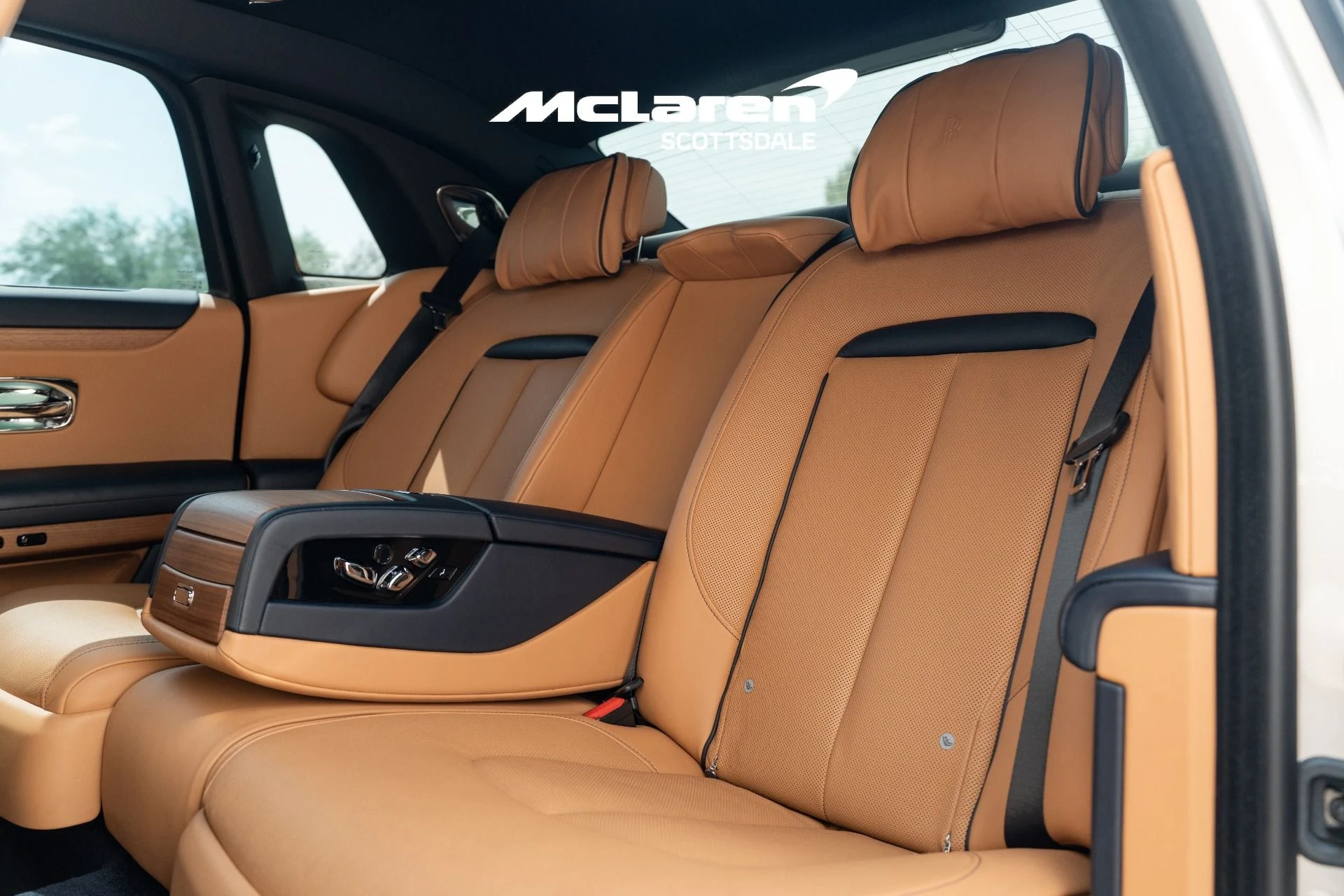 mph020_1417263211_Used_2021_Rolls_Royce_GHOST_1786818590_b95773bf84