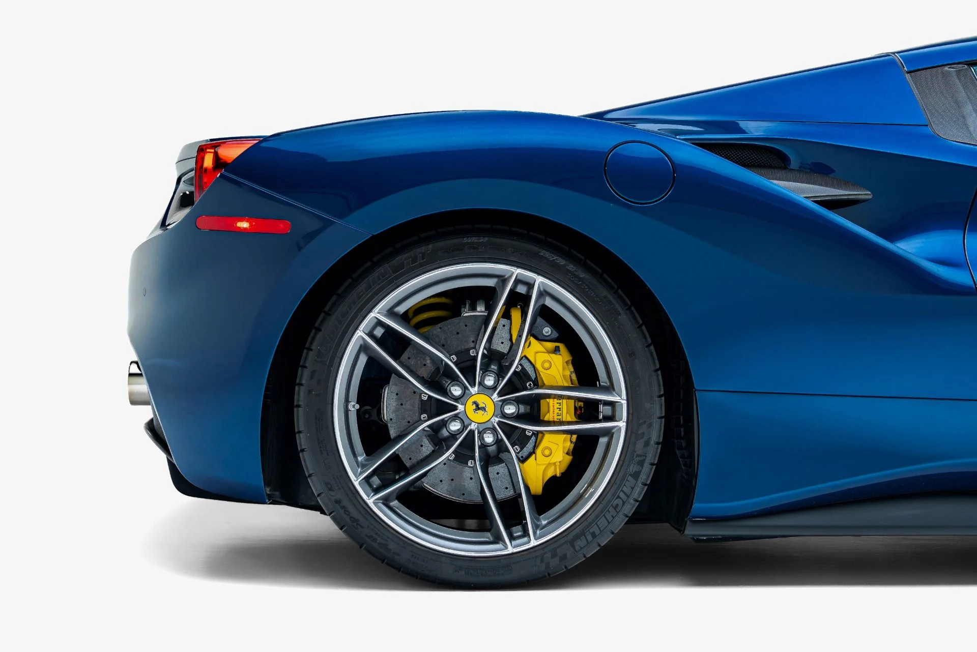 mph020_1465691285_Used_2019_Ferrari_488_Spider_1791569519_288da2f1c5