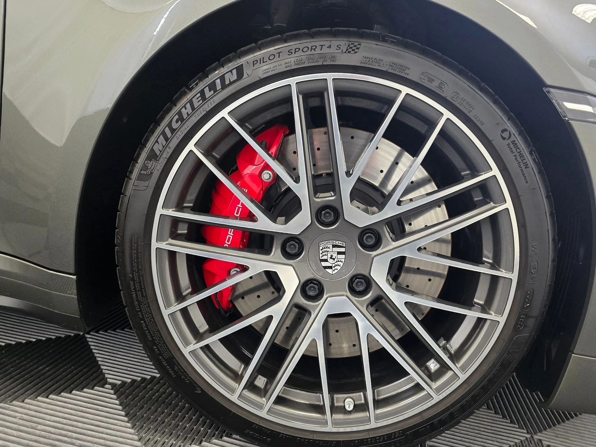 mph020_148248038_c03246abb1b64935aedda6f8c33deb59_0426494a82