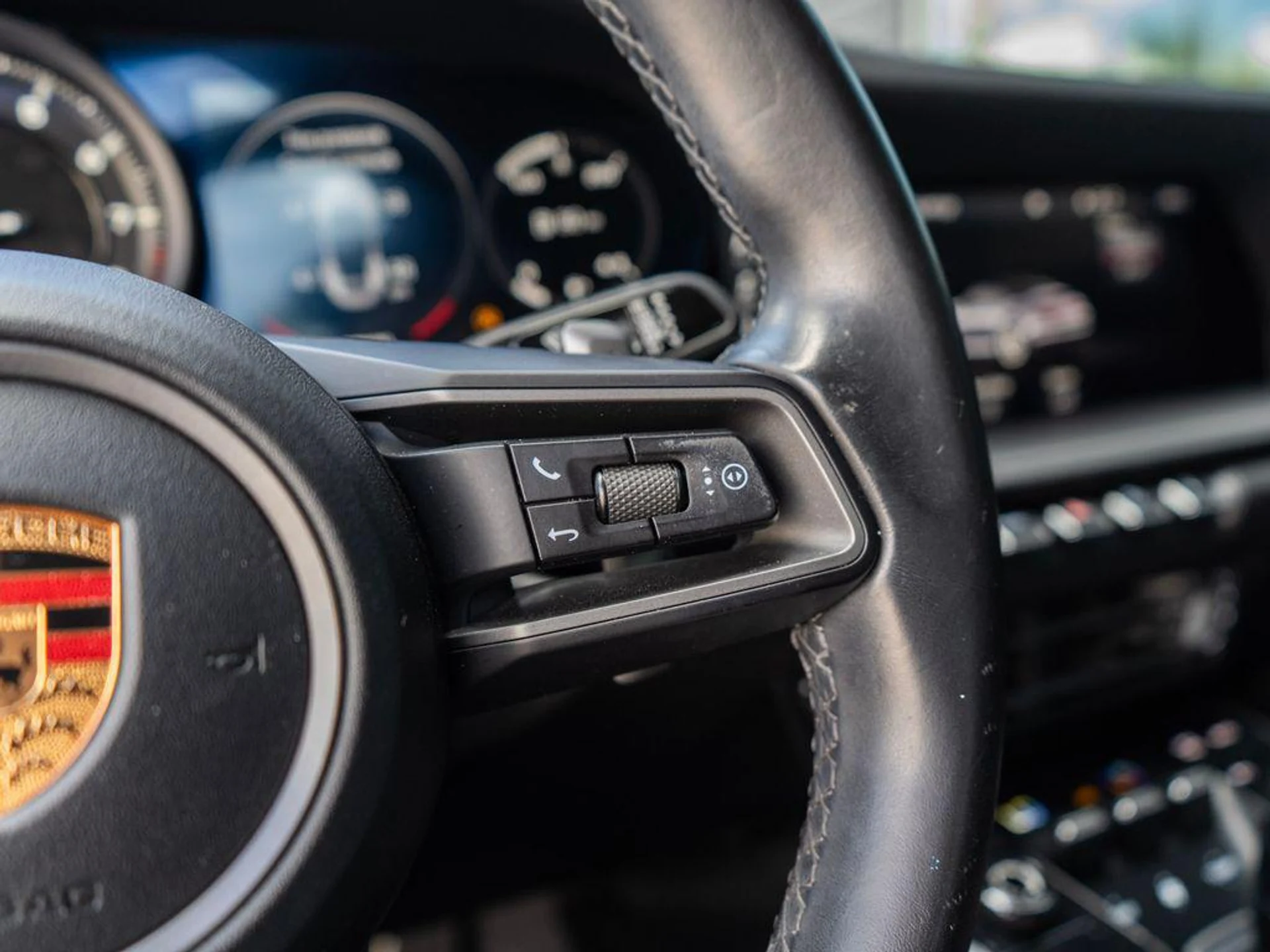 mph020_1507233023_Wrxn1xzo_l_Fr1_Rcu_Hs_LI_Px_S_Jw_FM_e636a812fc