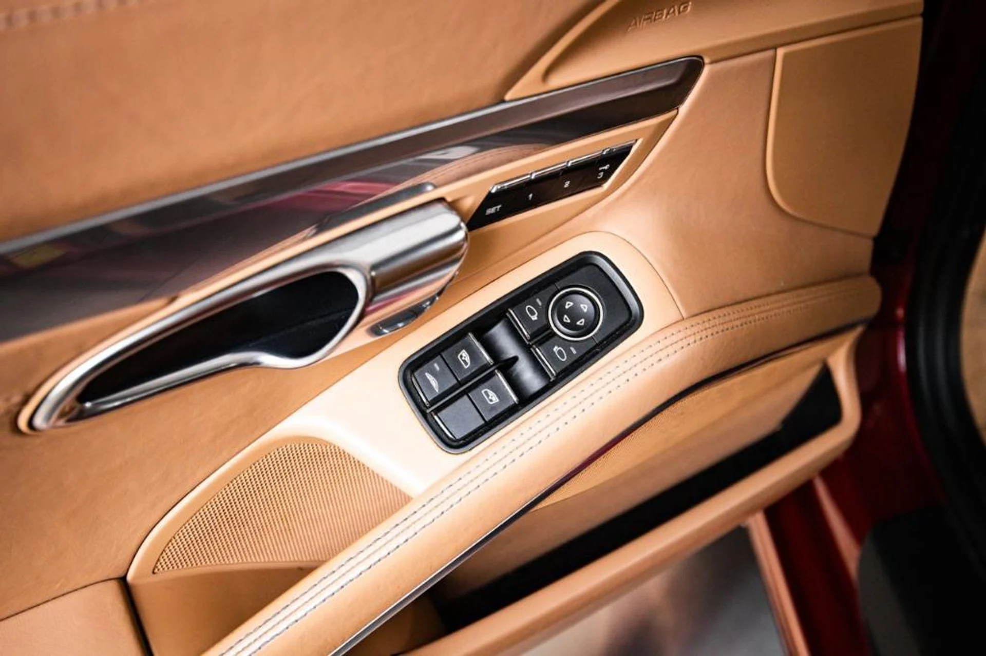 mph020_1510905404_r_IBX_Uyi_PYQSJ_J9bo_V_Rw_Sr_WRE_Yg_e12ee163d6