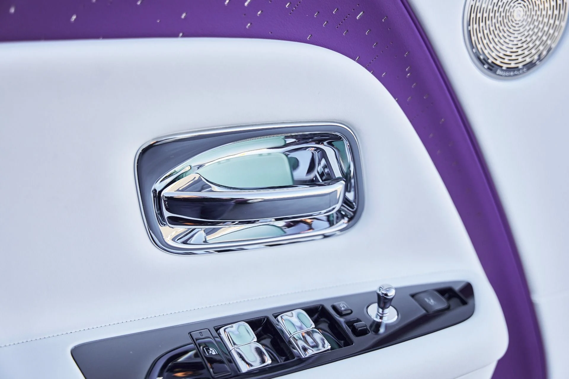 mph020_1517272914_Used_2024_Rolls_Royce_Spectre_Base_1771724483_252c878f93