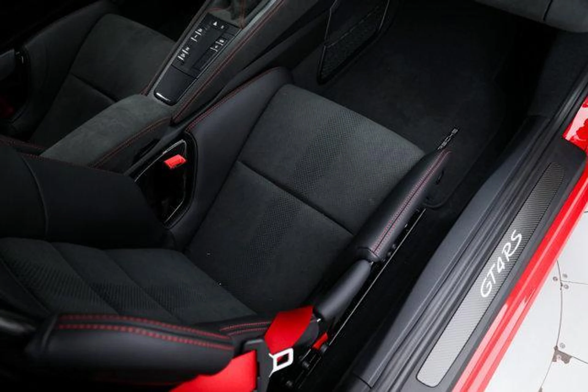 mph020_1522025305_jl_Ph_aar_P2_Ca2q_Rmt5_F0_Ozia_E6_I_df6e6d0d97