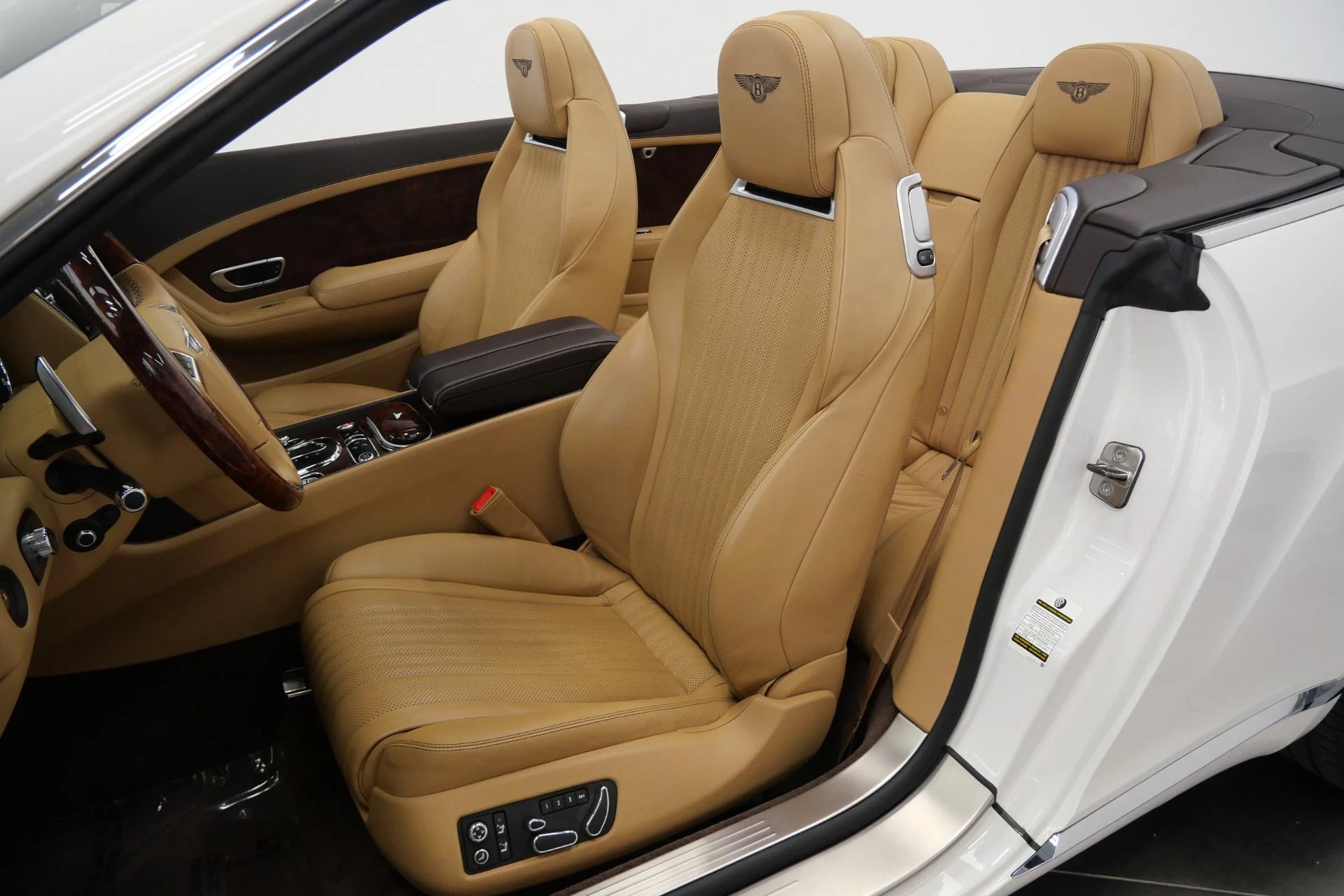mph020_1526923943_Used_2018_Bentley_Continental_GTC_W12_Extended_Burl_Veneers_Low_Miles_1781289953_575a96e931