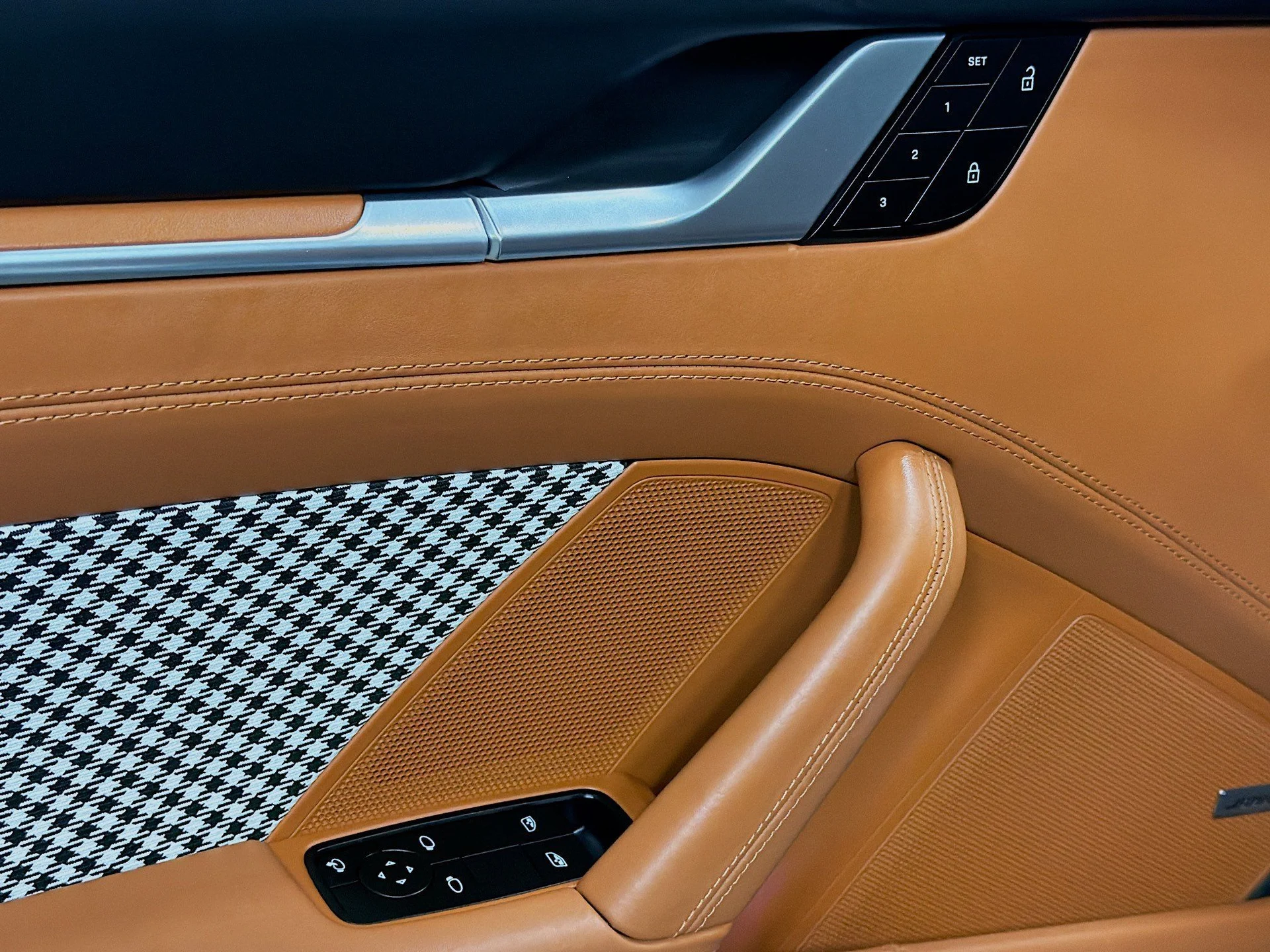 mph020_1535246863_9162c1ff83855c508e31609cb45e6f69_ae363f9136