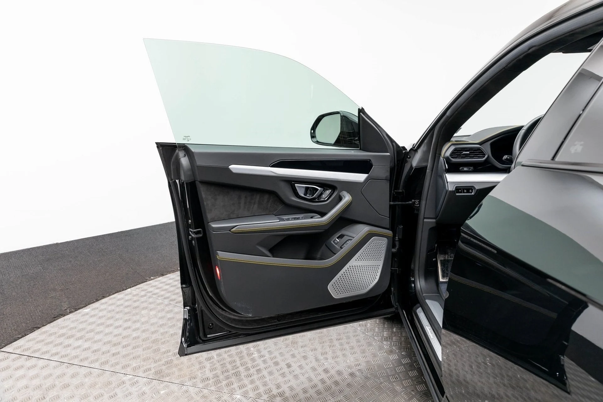 mph020_1537986493_21_54617eb327