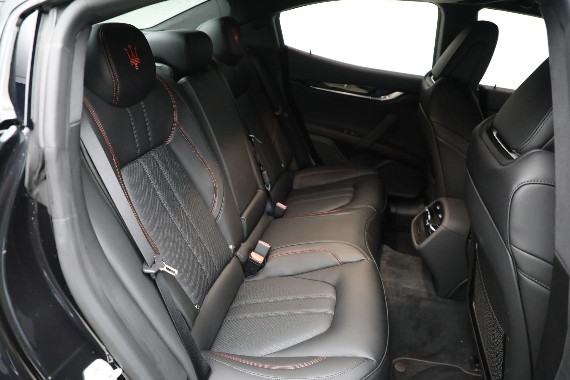 mph020_1542604054_New_2024_Maserati_Ghibli_Modena_Ultima_Q4_29585a479e