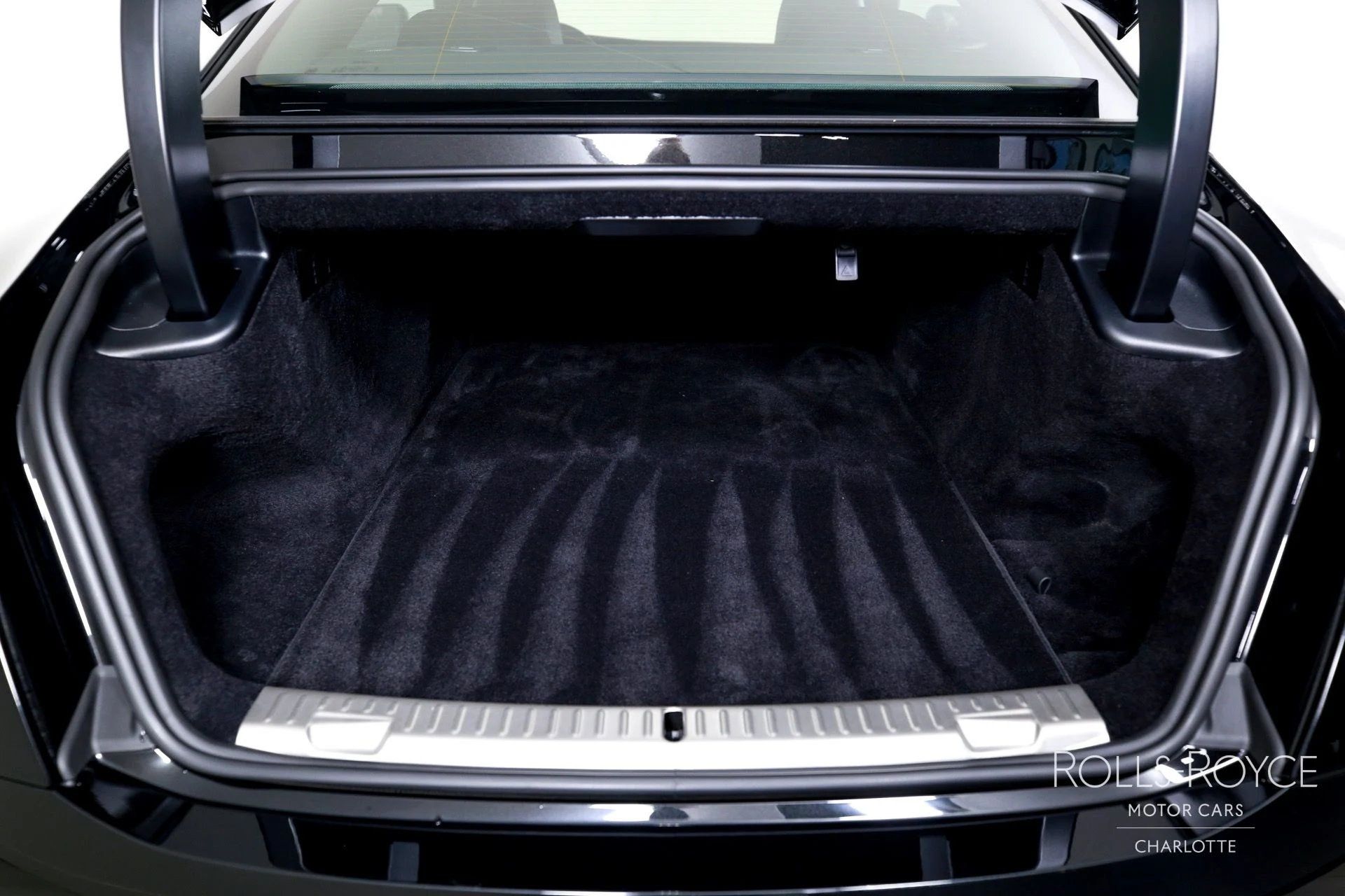 mph020_1550285710_Used_2025_Rolls_Royce_Spectre_1757533380_e186bf4fb8