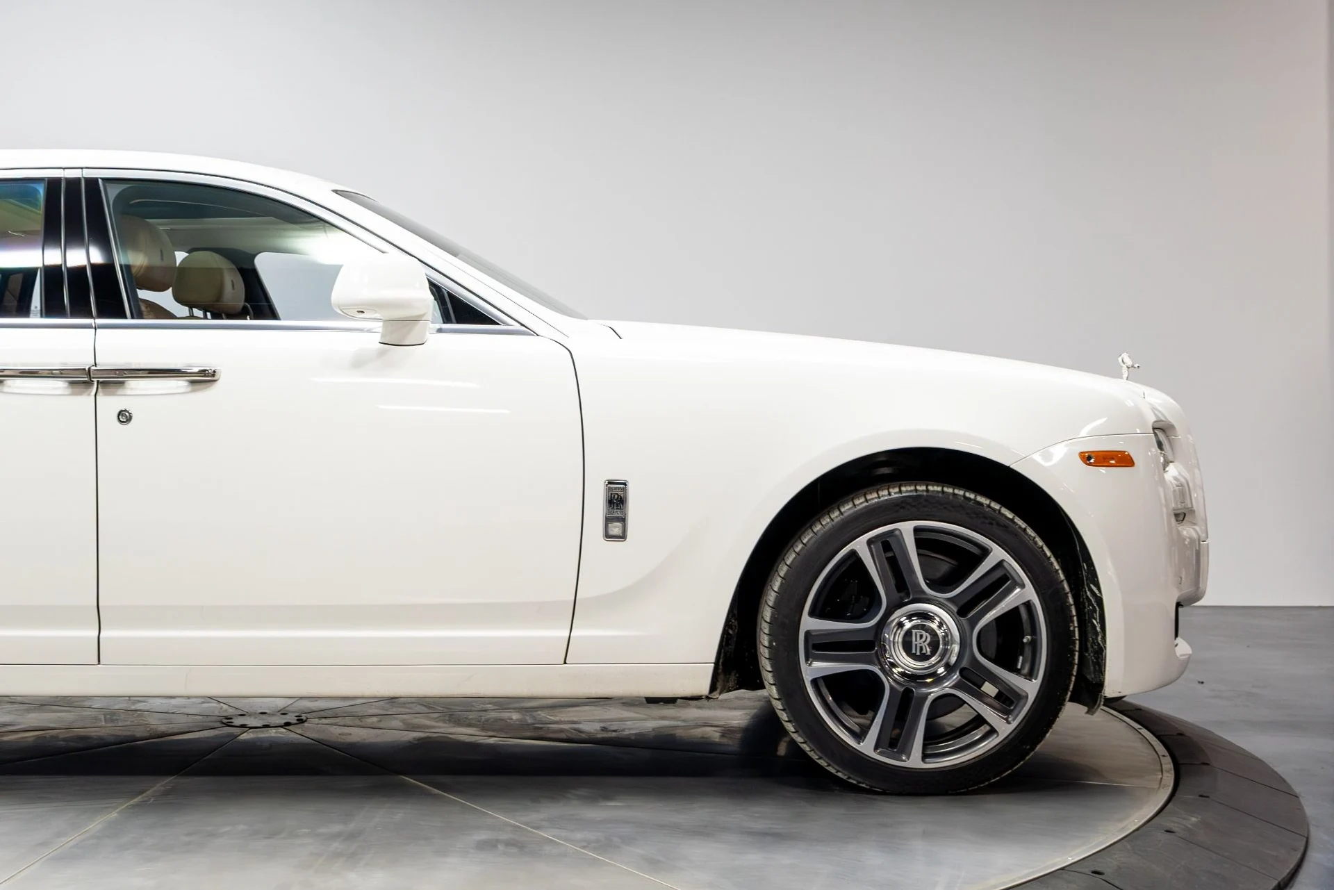 mph020_155273699_Used_2017_Rolls_Royce_Ghost_1774888920_3bd74b5c28