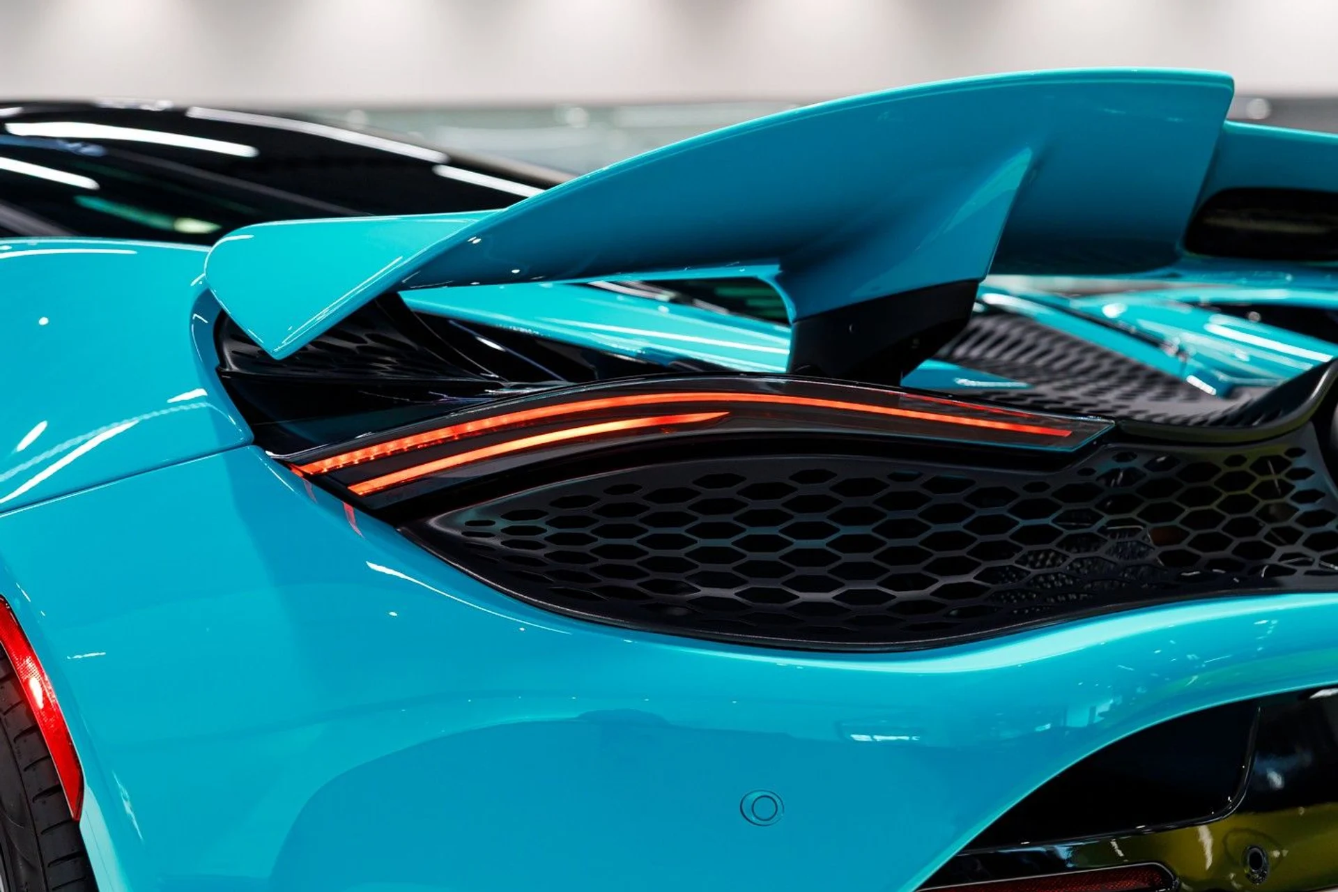 mph020_1553654293_605_p21_l_9cdbda3121