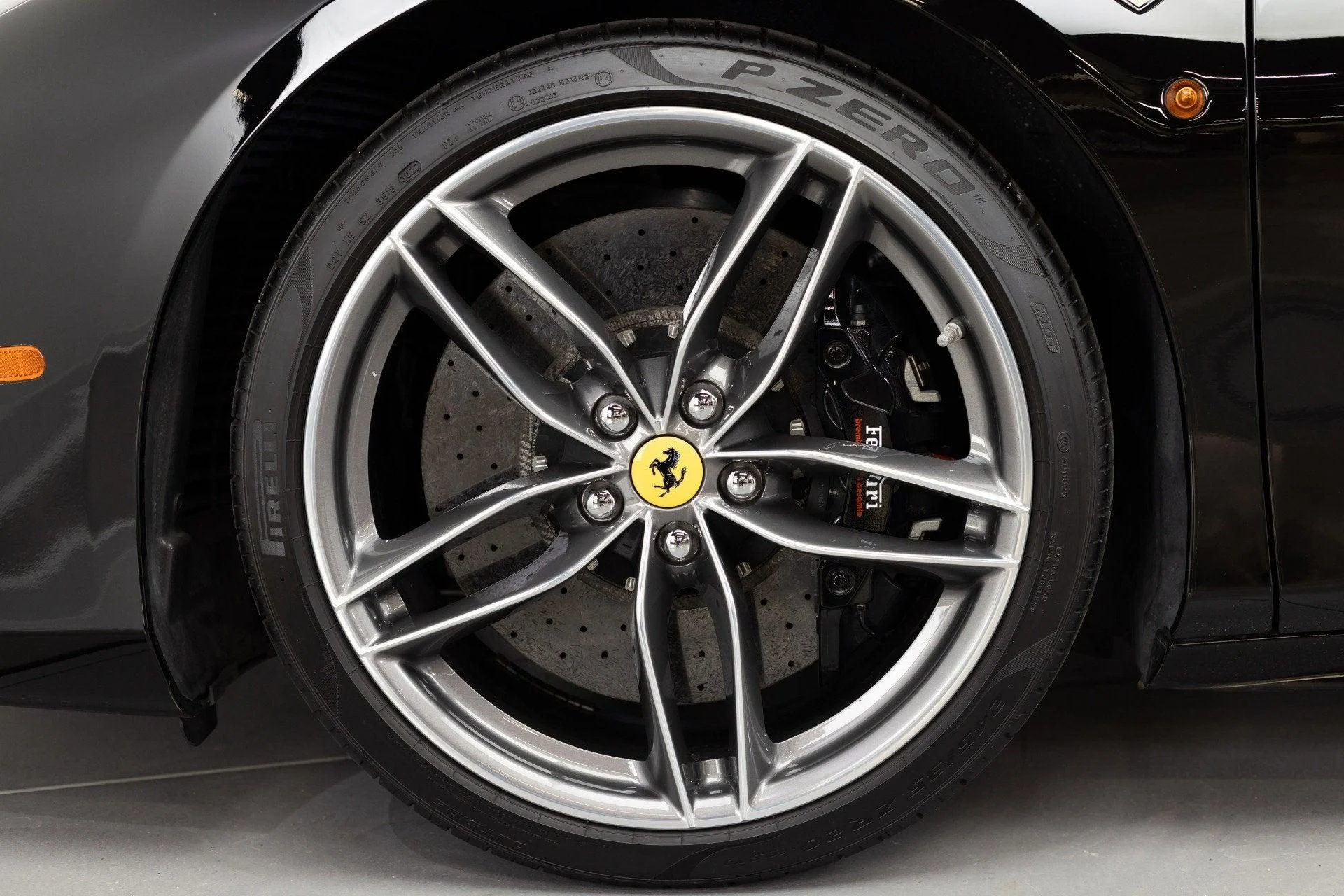 mph020_1554060905_Used_2017_Ferrari_488_Spider_1777367824_20c9dc79c2