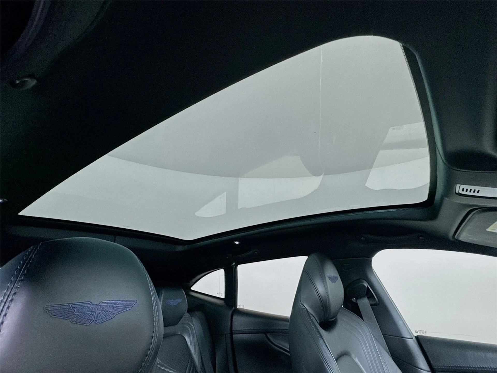 mph020_1572362208_706a5a83fcadb1b9edc2e3dc25c92e09x_4c8b337eff