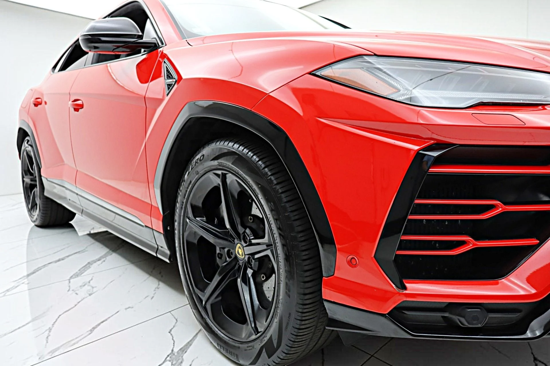mph020_157563284_Used_2020_Lamborghini_Urus_6150f98748