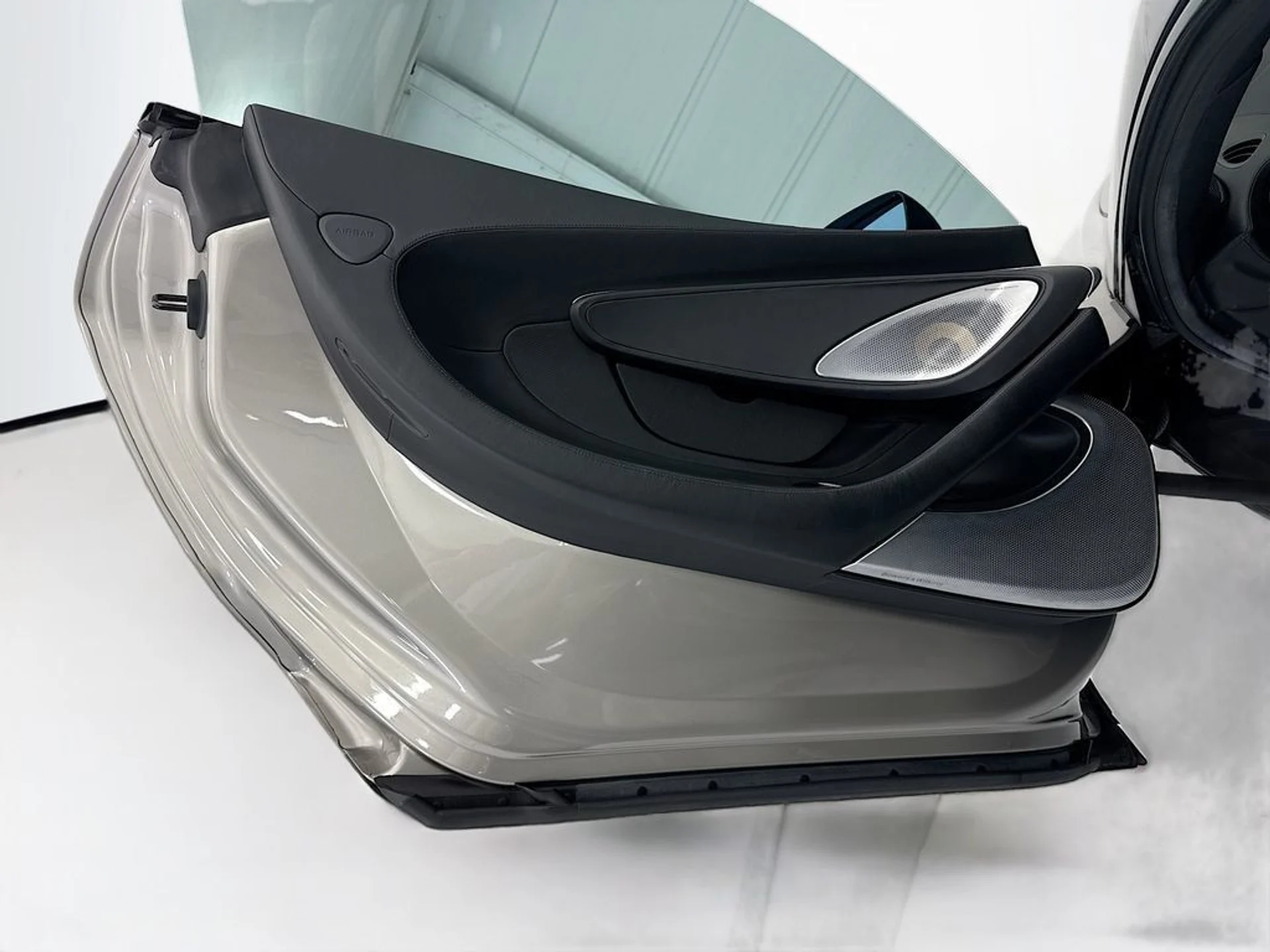 mph020_1577917450_used_2020_mclaren_gt_coupe_8119_23017513_21_1024_f8a00136ce