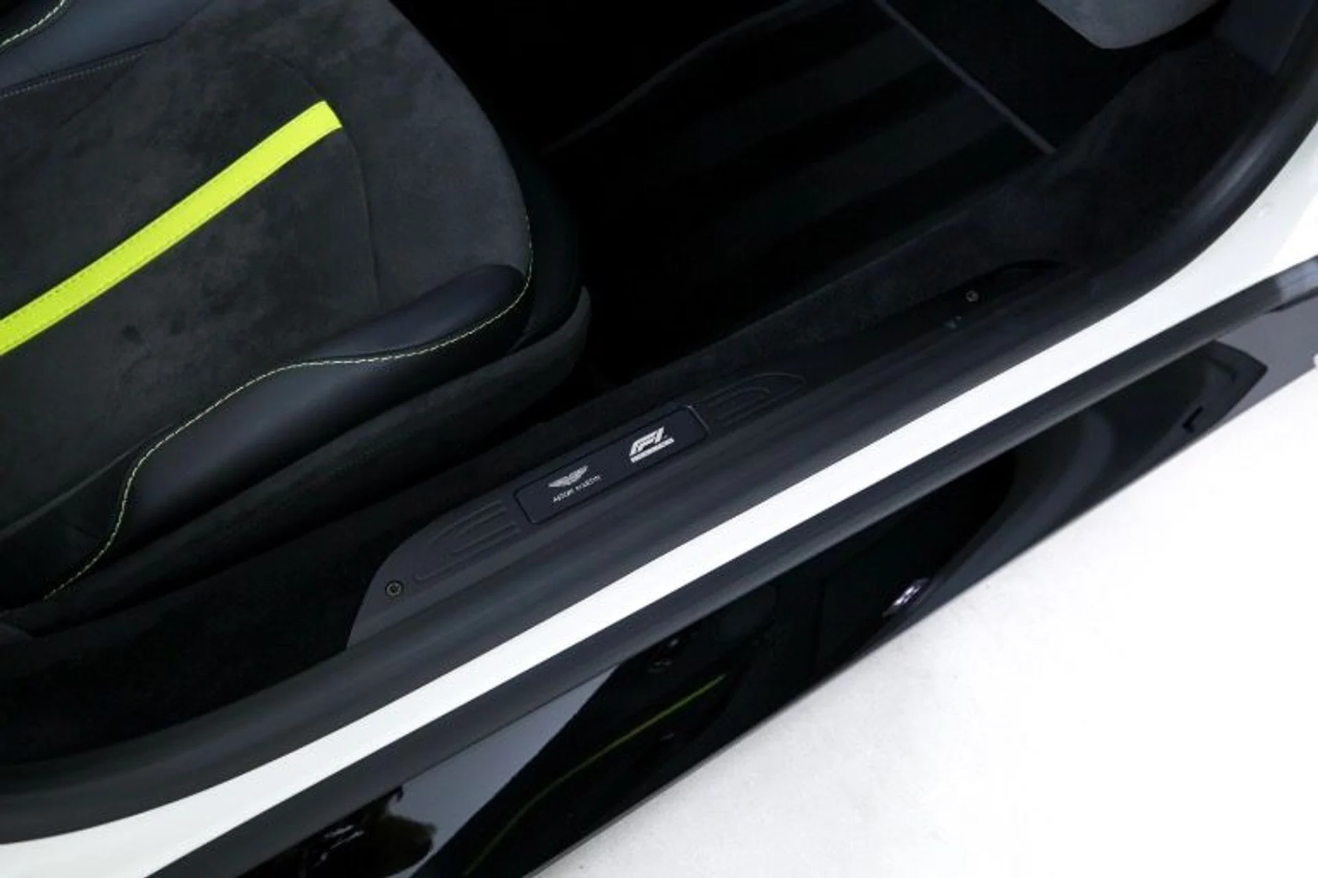 mph020_157876926_Used_2023_Aston_Martin_Vantage_F1_Edition_519d10a4e7