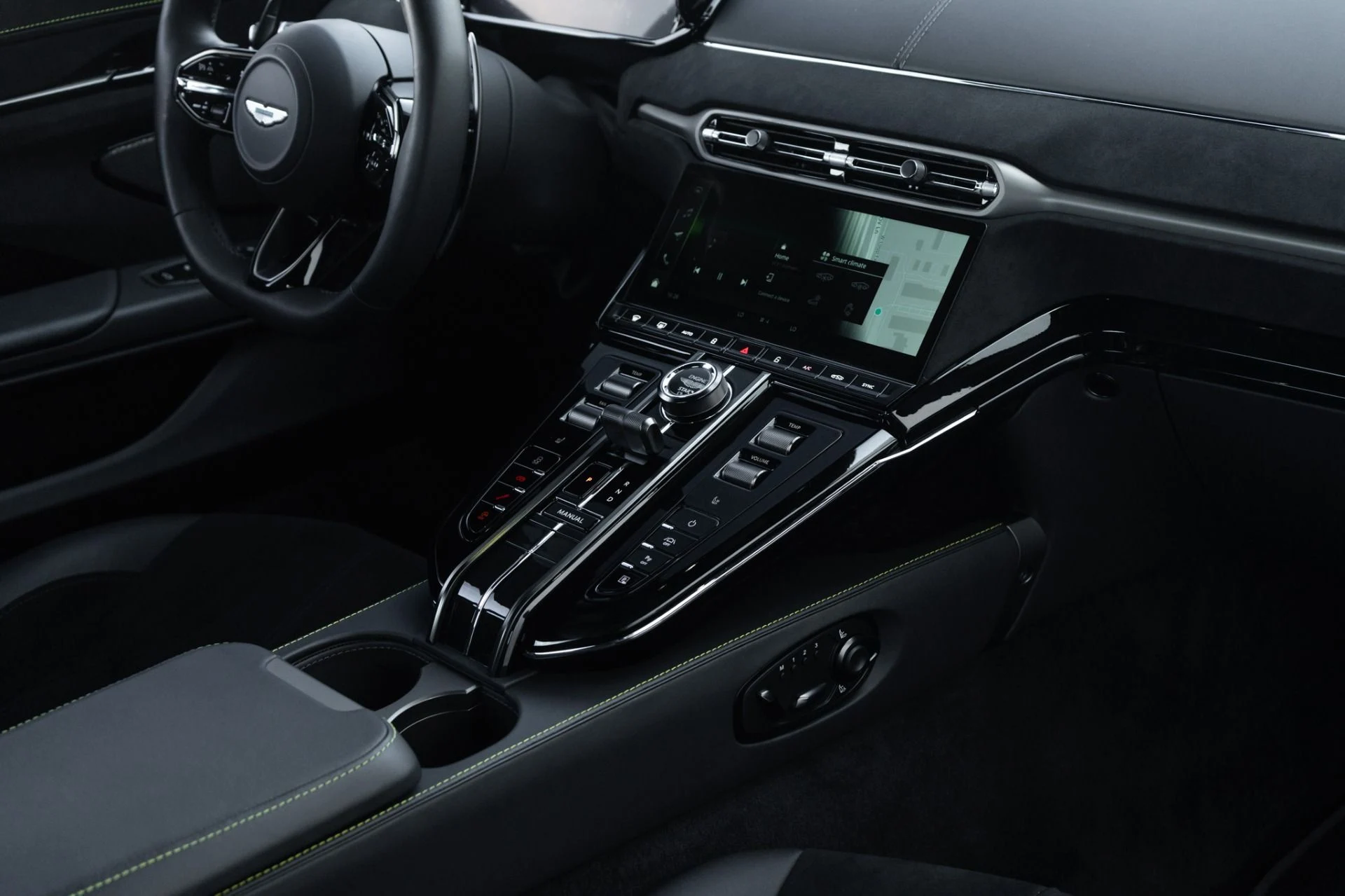mph020_1581210640_Used_2025_Aston_Martin_Vantage_1778624403_f7a79278a0