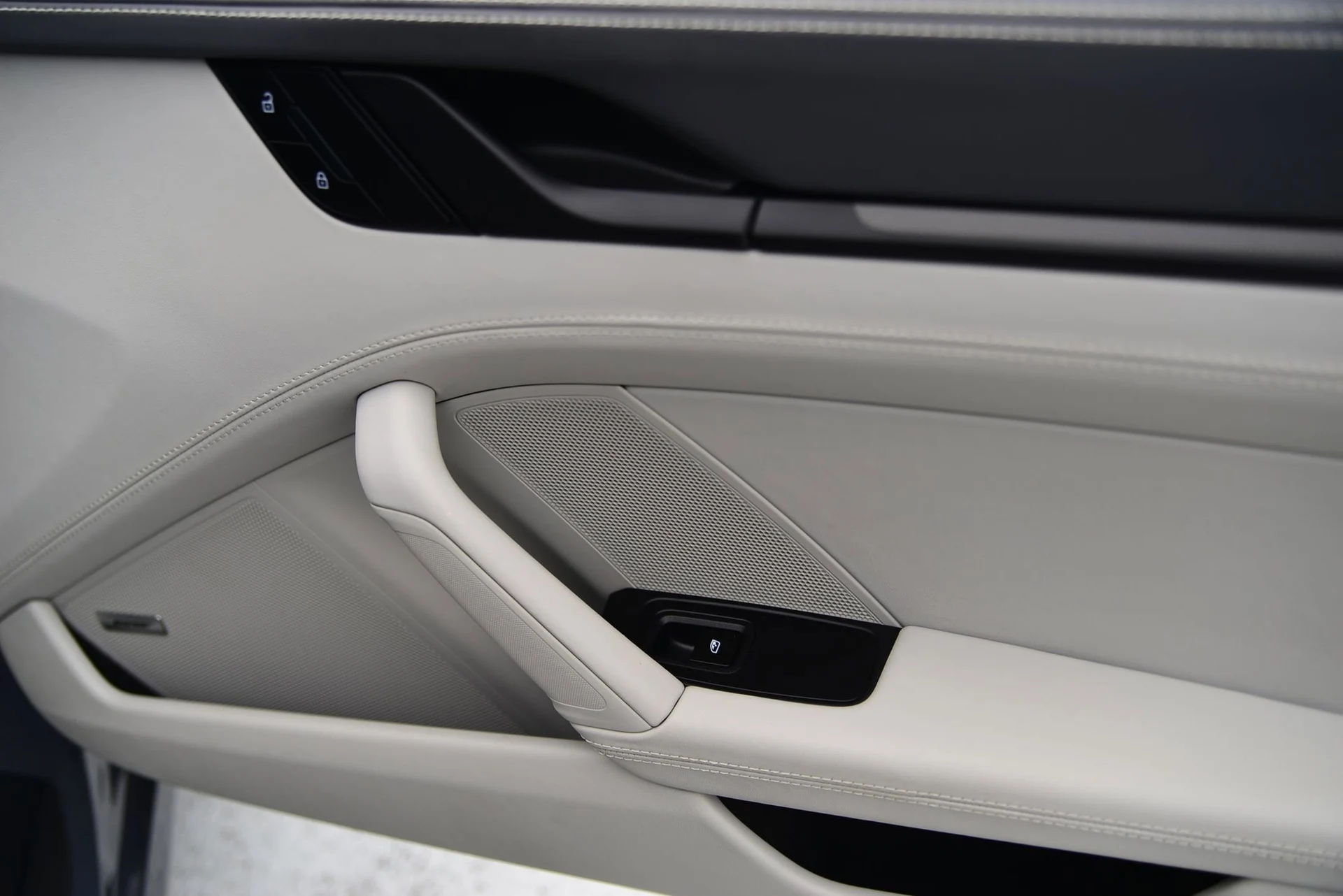 mph020_1581883102_e029eb35cb4c648f2061ea09154e7a2cx_5e3092ec56