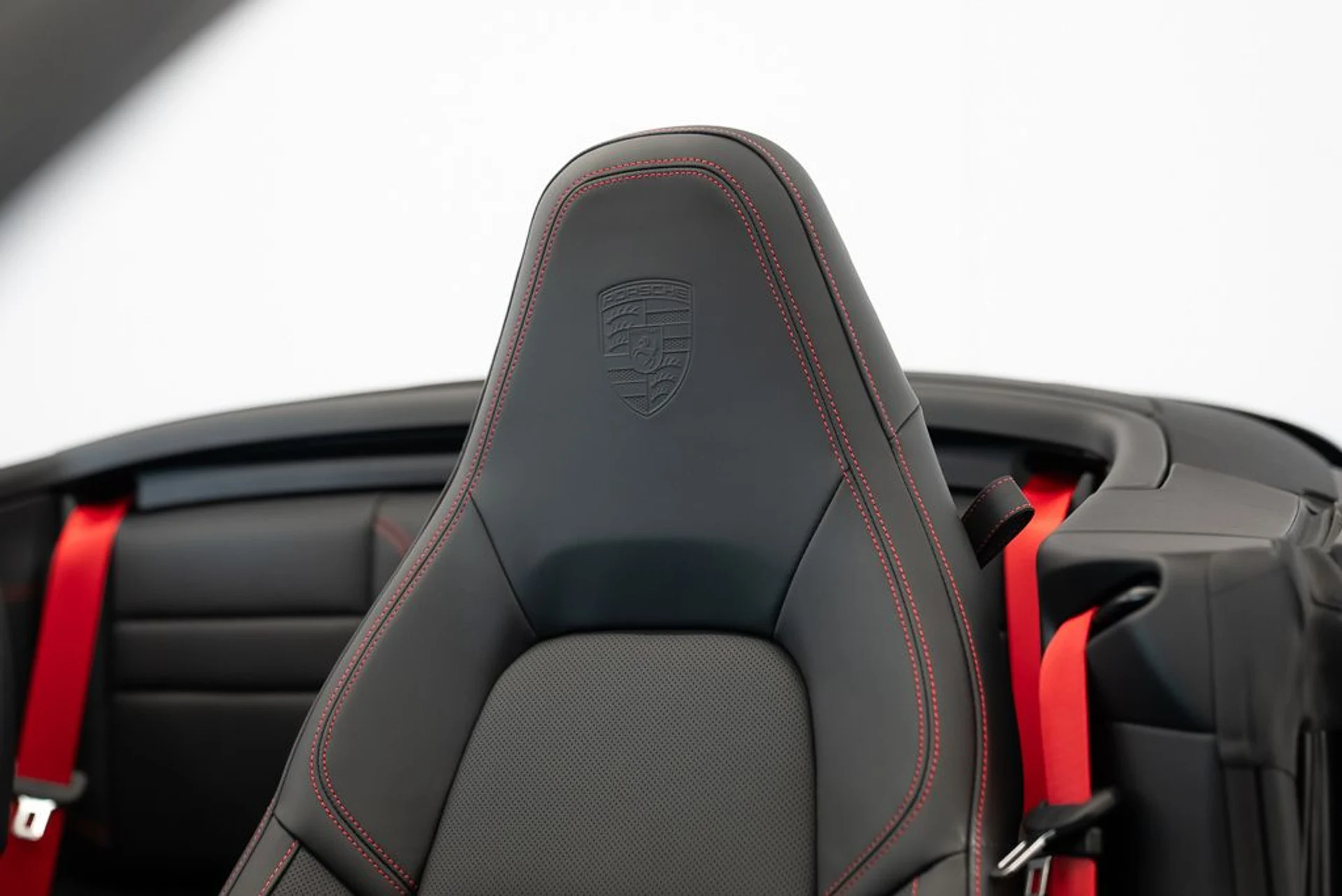 mph020_1582539265_porsche_911_2025_jpg_v_1775165756_040e48808b