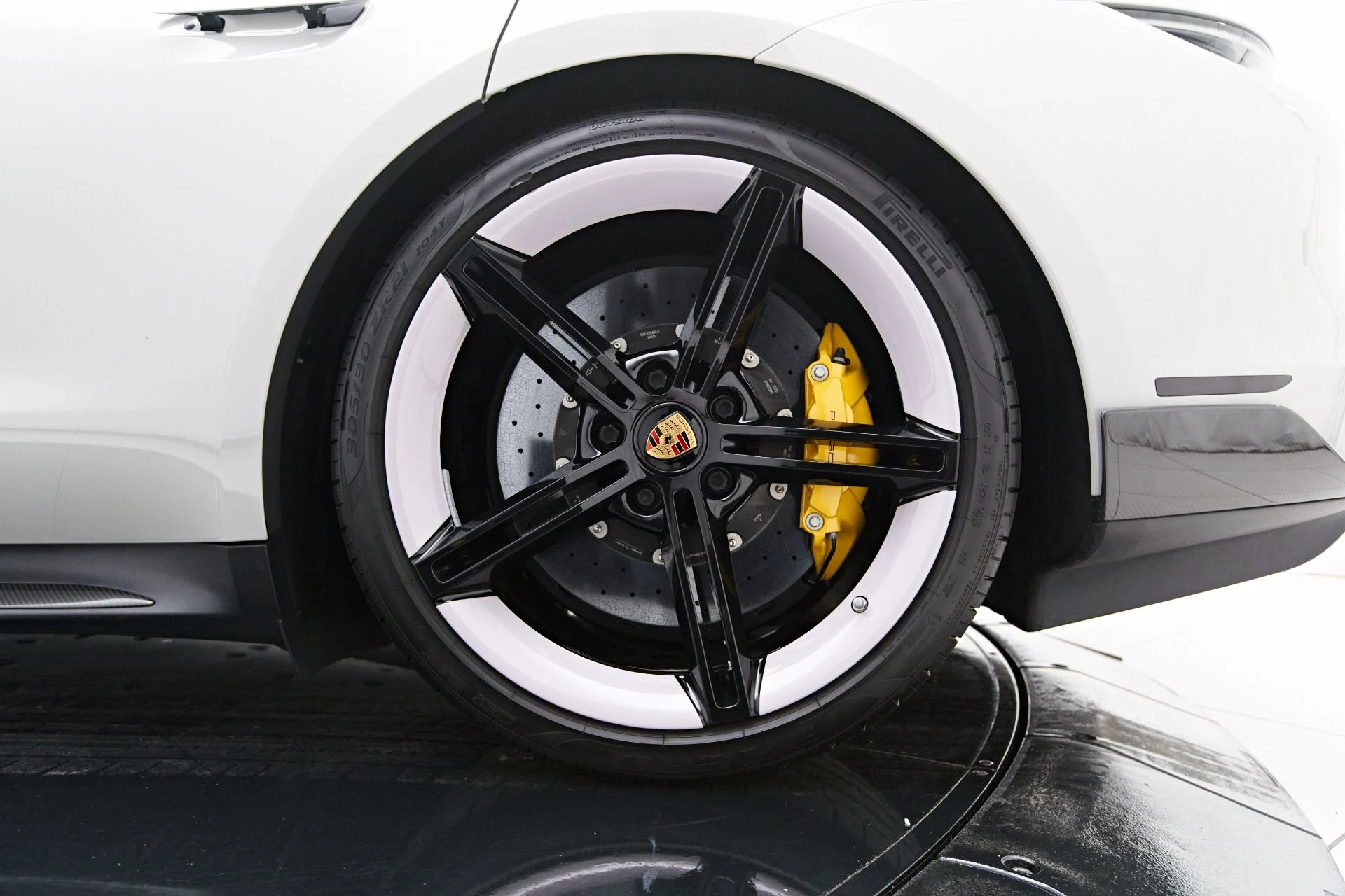 mph020_1582988691_Used_2021_Porsche_Taycan_Turbo_S_1666639372_15d85c309b