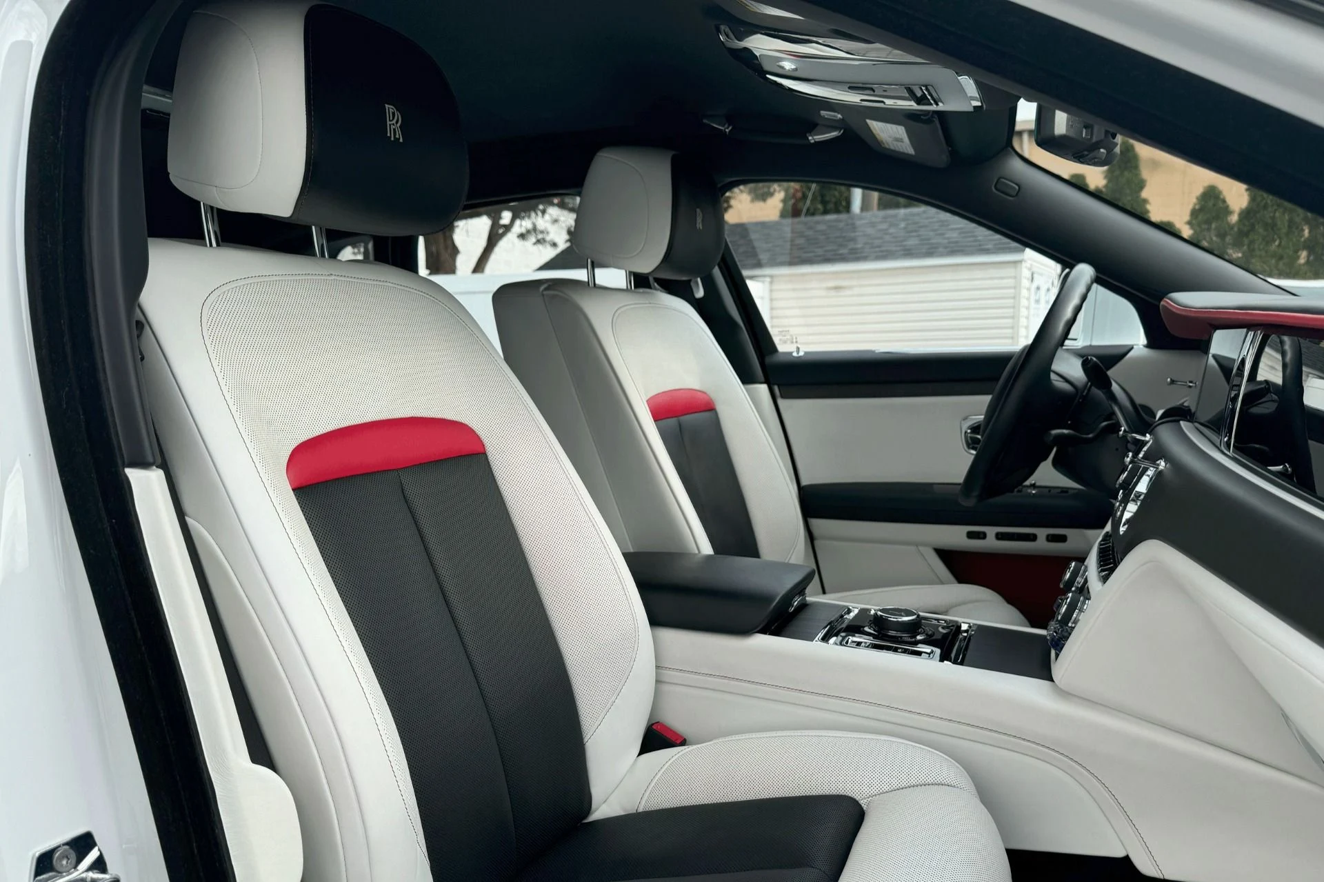 mph020_158486748_Used_2022_Rolls_Royce_Ghost_1751353922_aebb4e5dd4