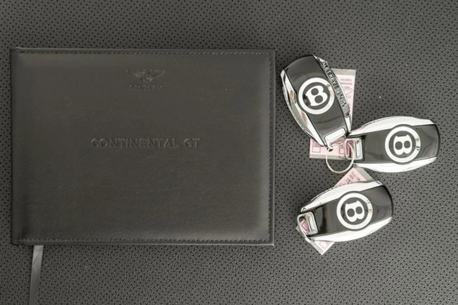 mph020_158961821_fb4_D6_TLJ_0n_Kmpp_R9ypvi4_KC_Bz_YE_fb22b38cb4