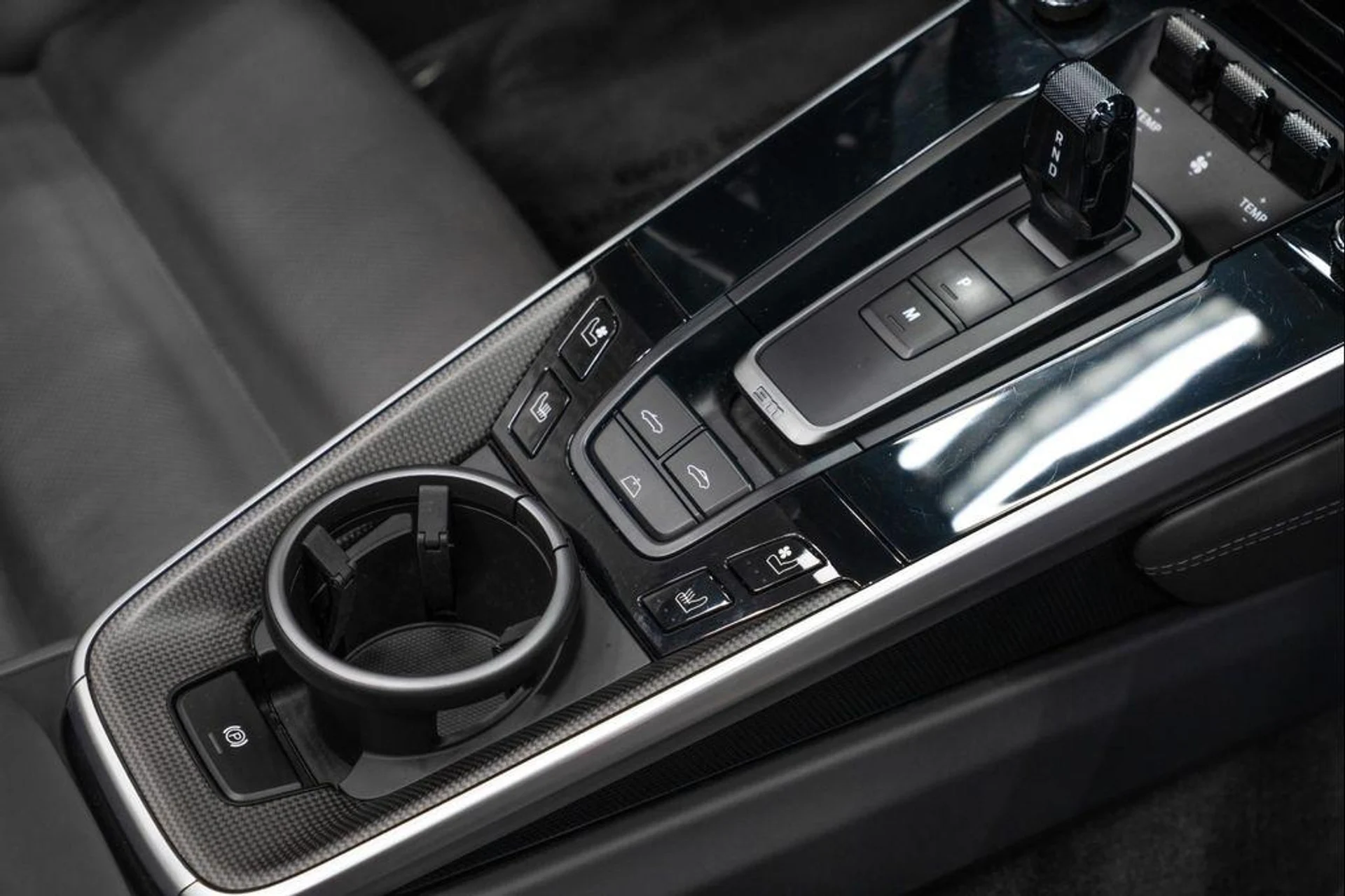 mph020_1599694660_M_Dz_Yv_R_u_Y6_Vik_N_Z32q3_PTZI_12_Y_4b7ada213b