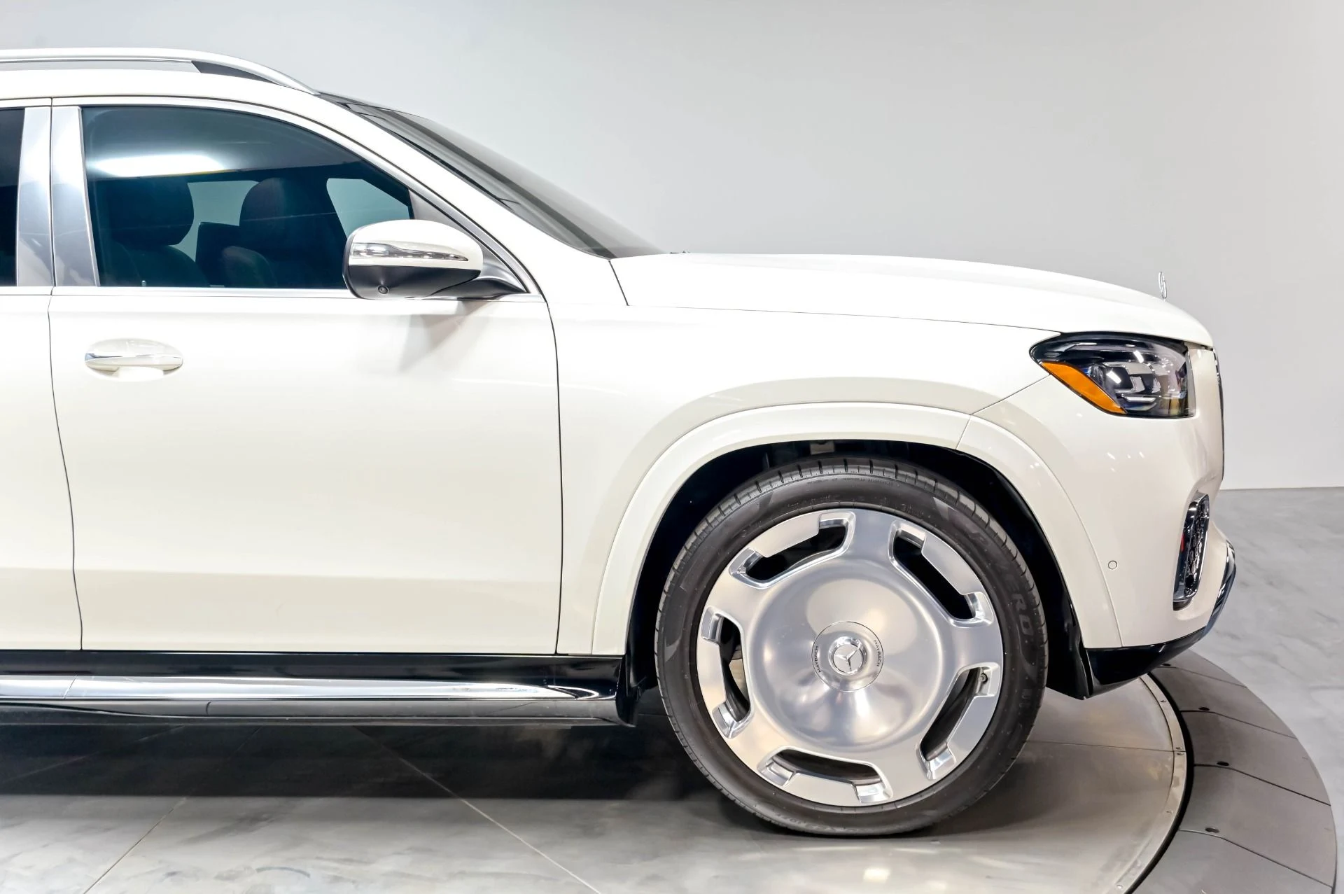 mph020_1603288883_Used_2024_Mercedes_Benz_GLS_Maybach_GLS_600_4_MATIC_1780345753_23e9e5feb7