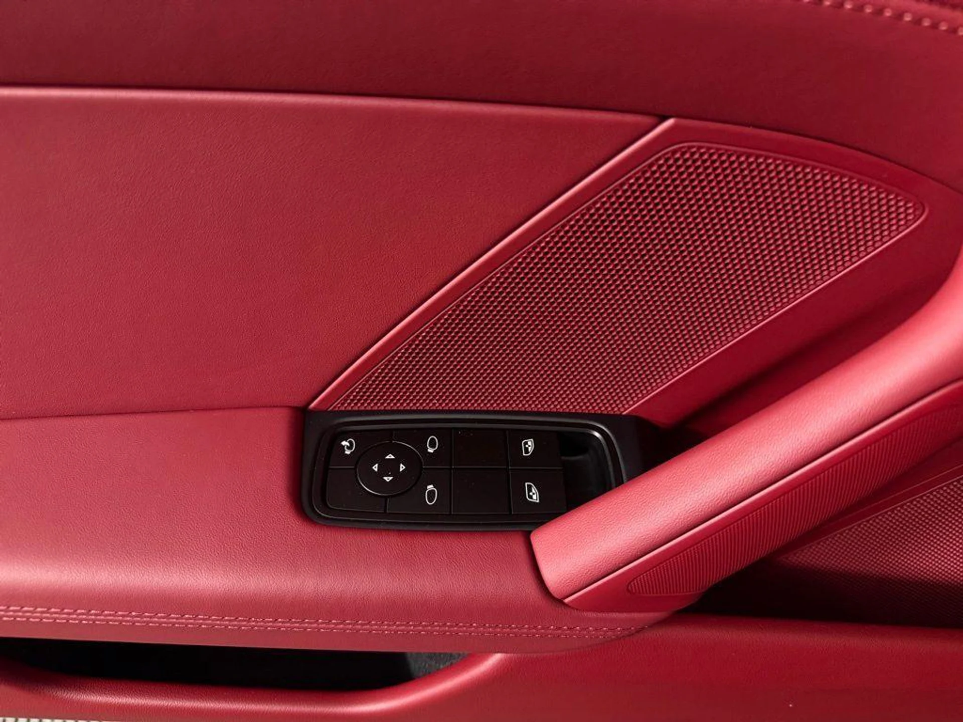 mph020_1604380369_7zke2_G2u_Fo_Tg1_Fbl670_VA_9zp_s_fe38919c23