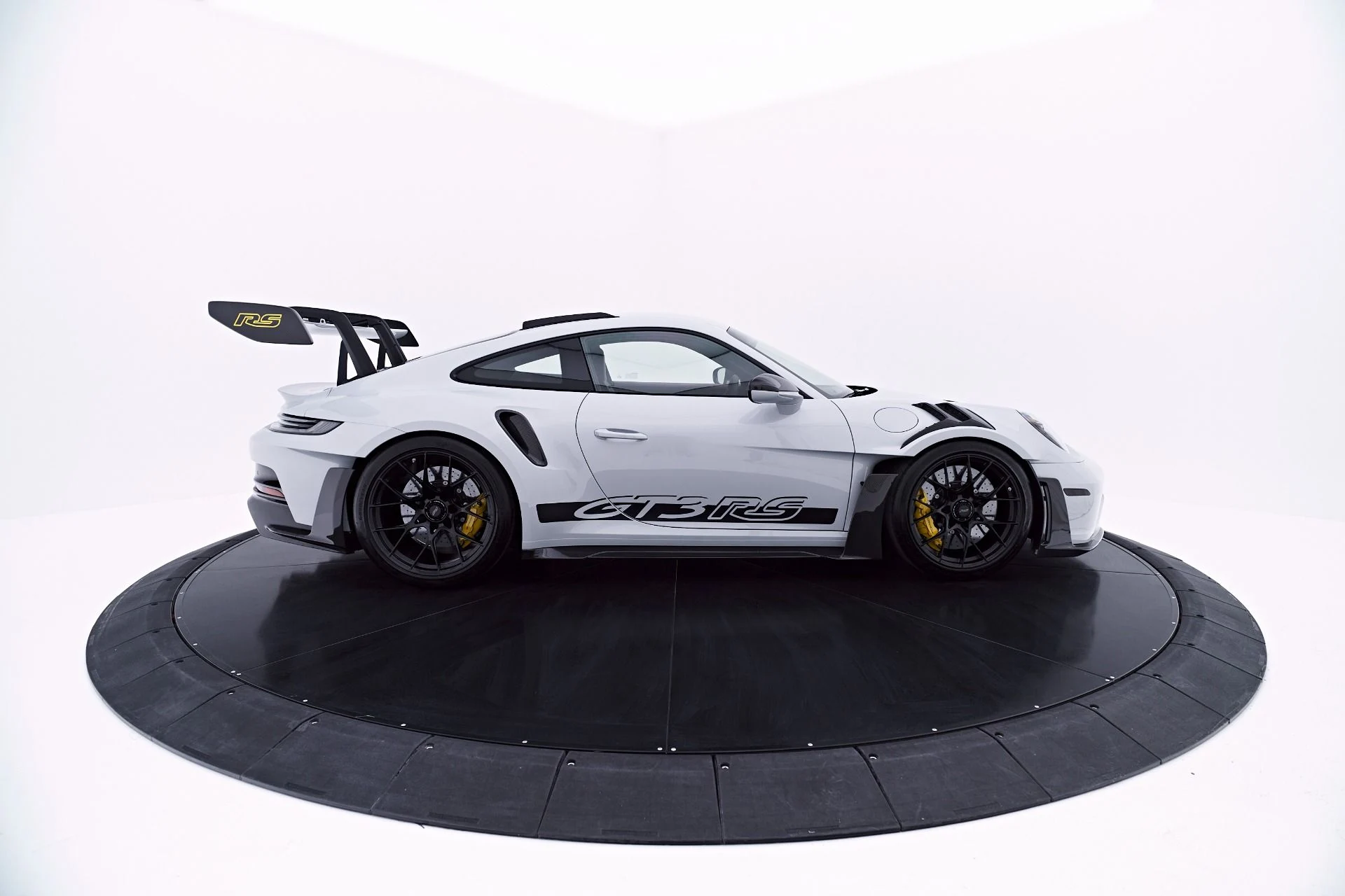mph020_1604399863_Used_2025_Porsche_911_GT_3_RS_1781833664_b4f90b5a84
